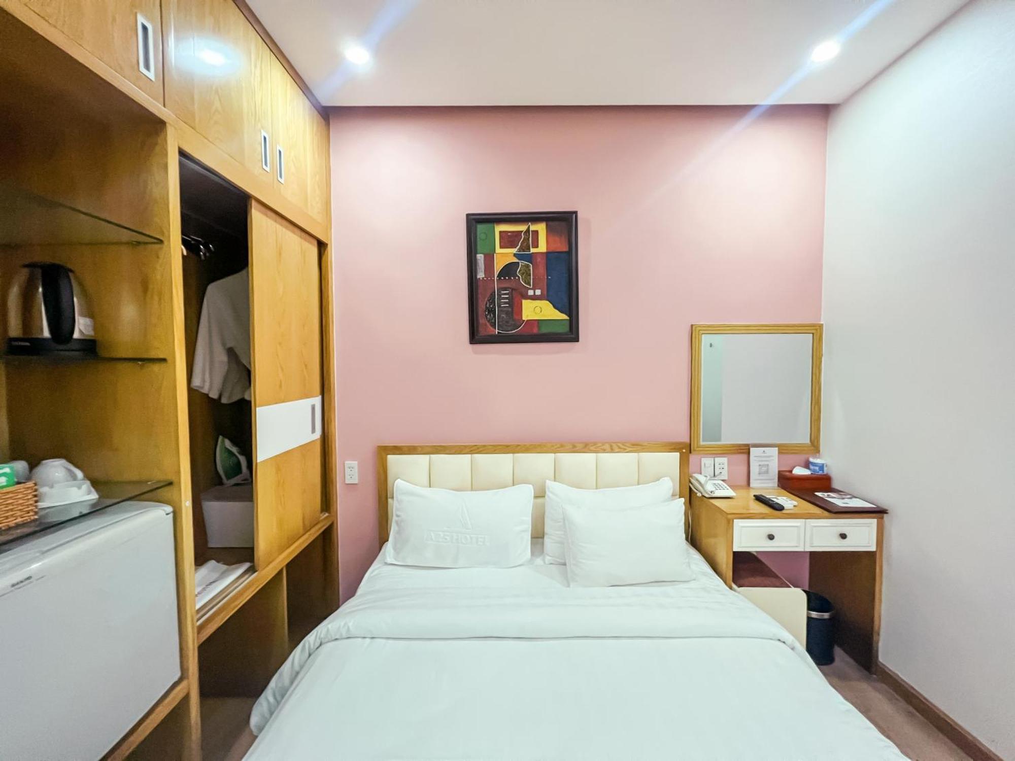 Hotel A25 - 75 Le Thi Hong Gam 2*