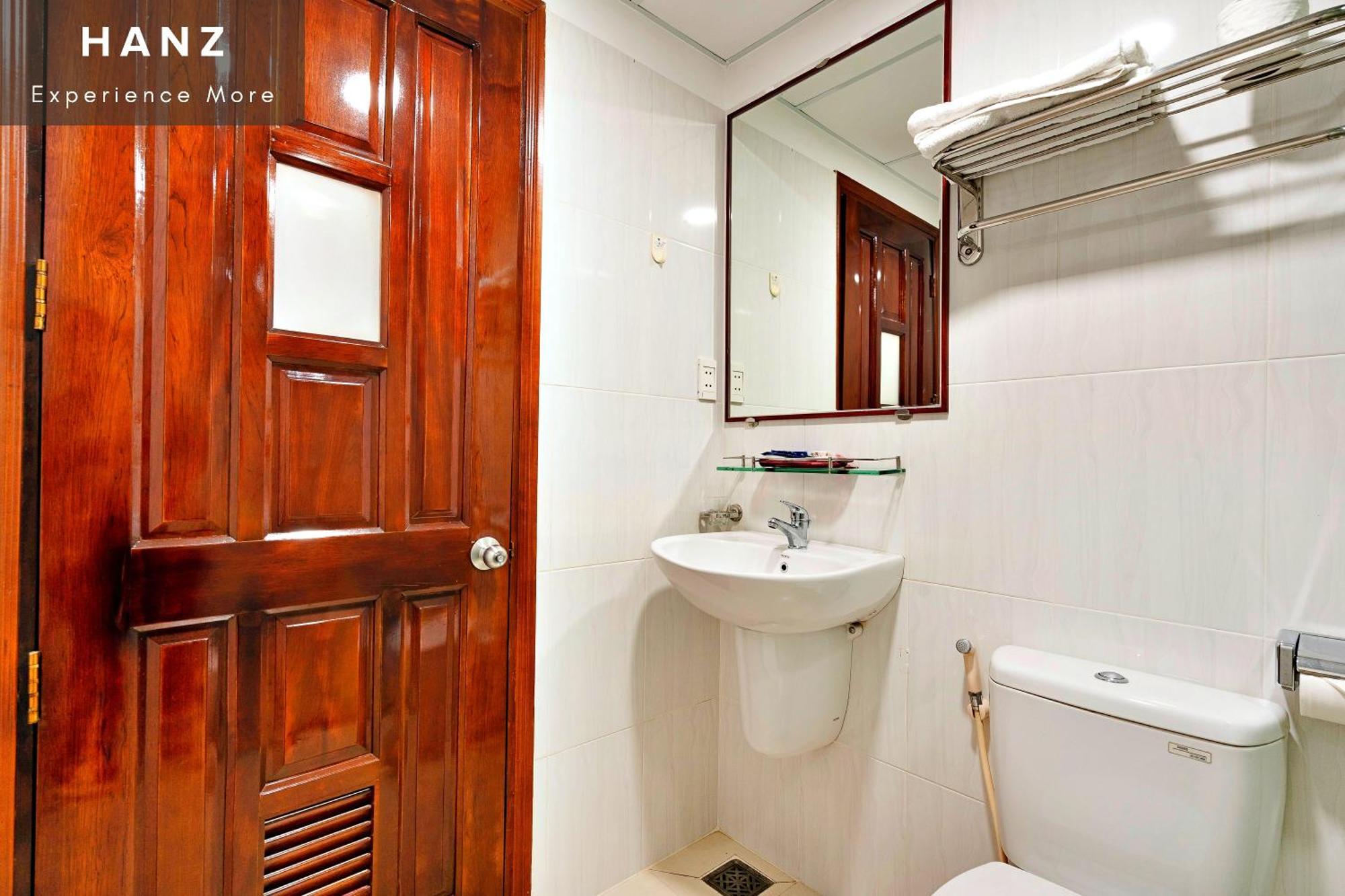 Hotel S169 Le Thanh Ton *