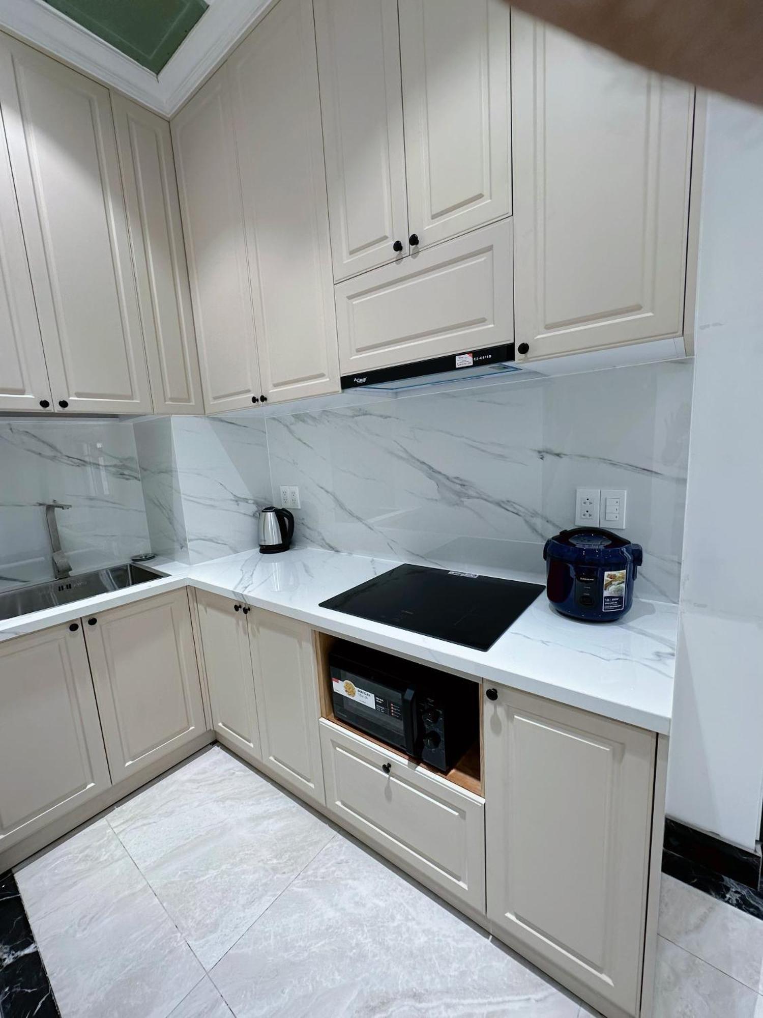 Louis House Apartment *