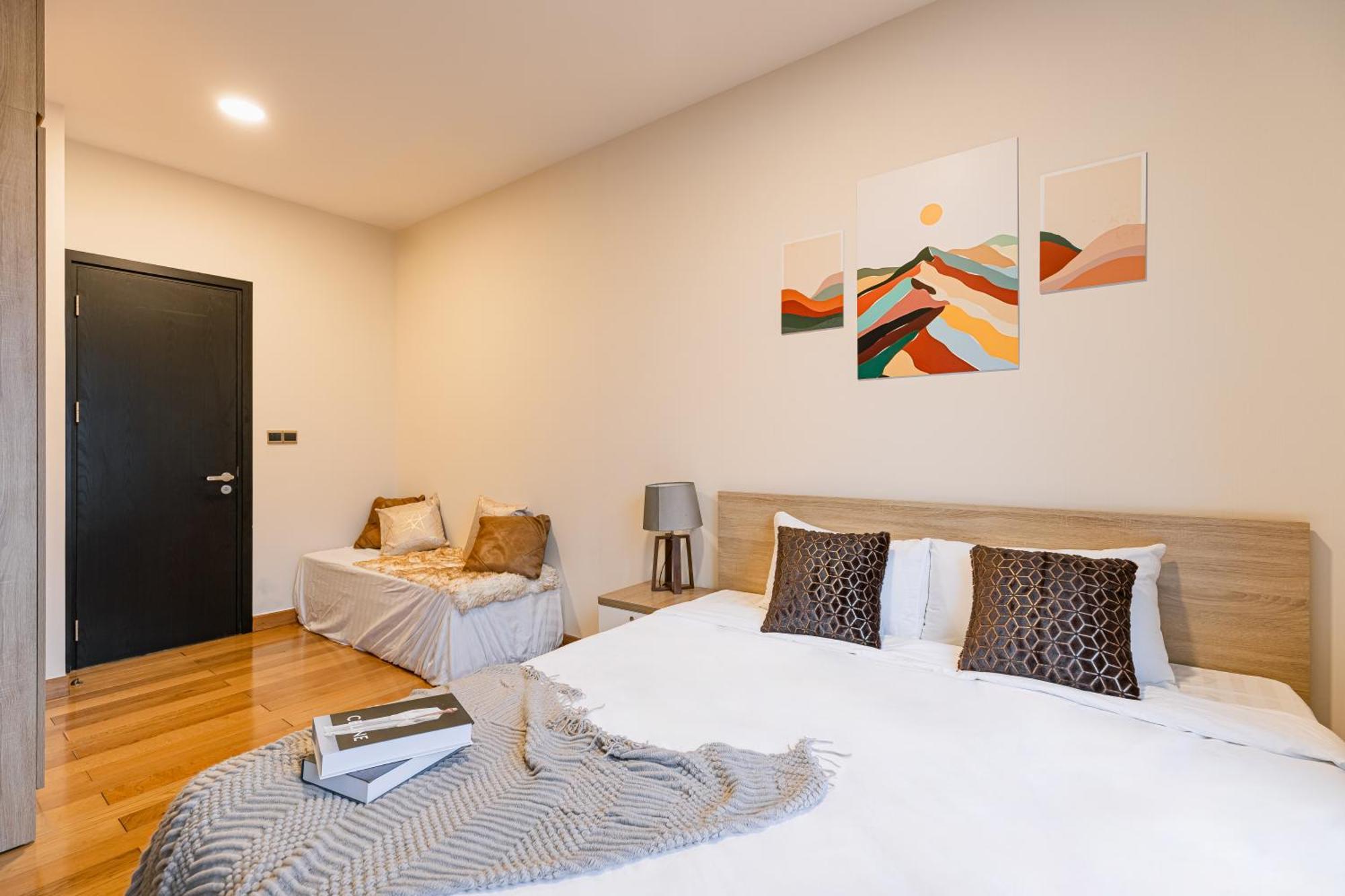 2-3 Bedroom In District 1 D1mension Free Pick Up Apartment