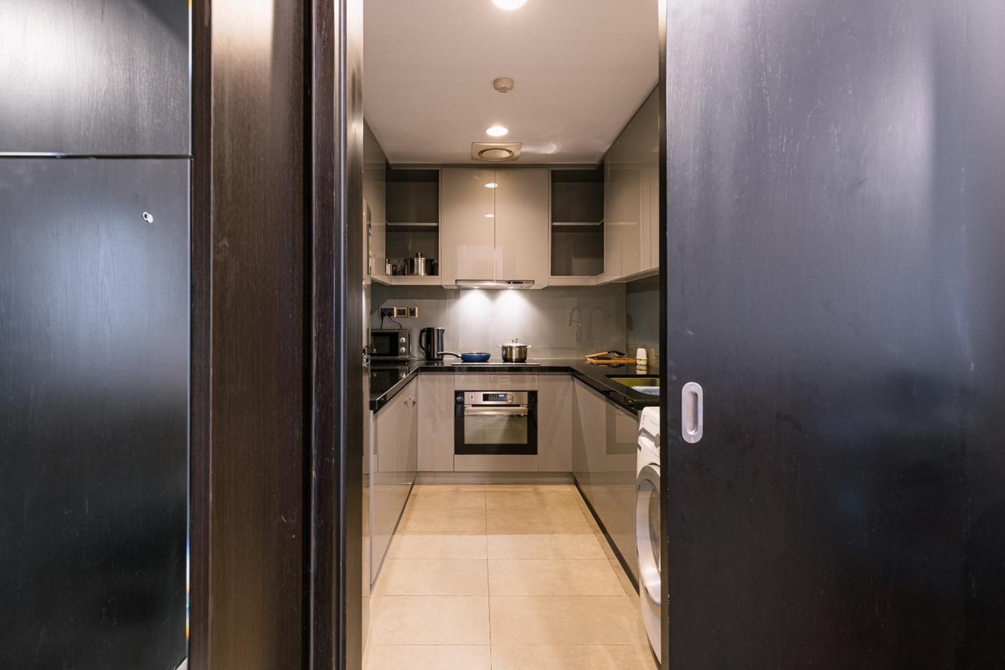 2-3 Bedroom In District 1 D1mension Free Pick Up