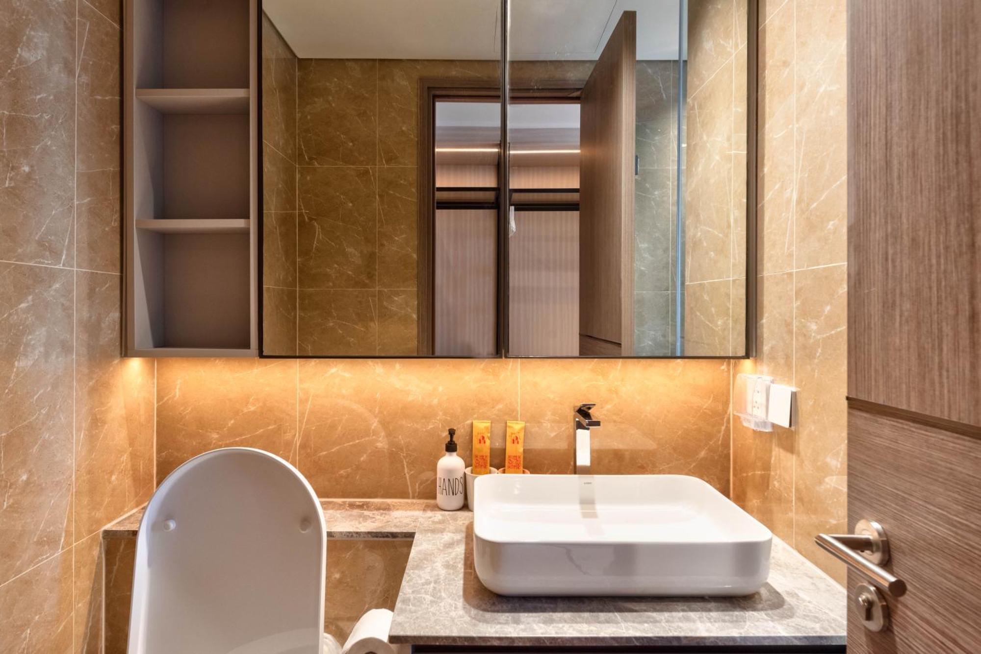 Smile - The Opera Luxury - Infinity Pool Apartment *