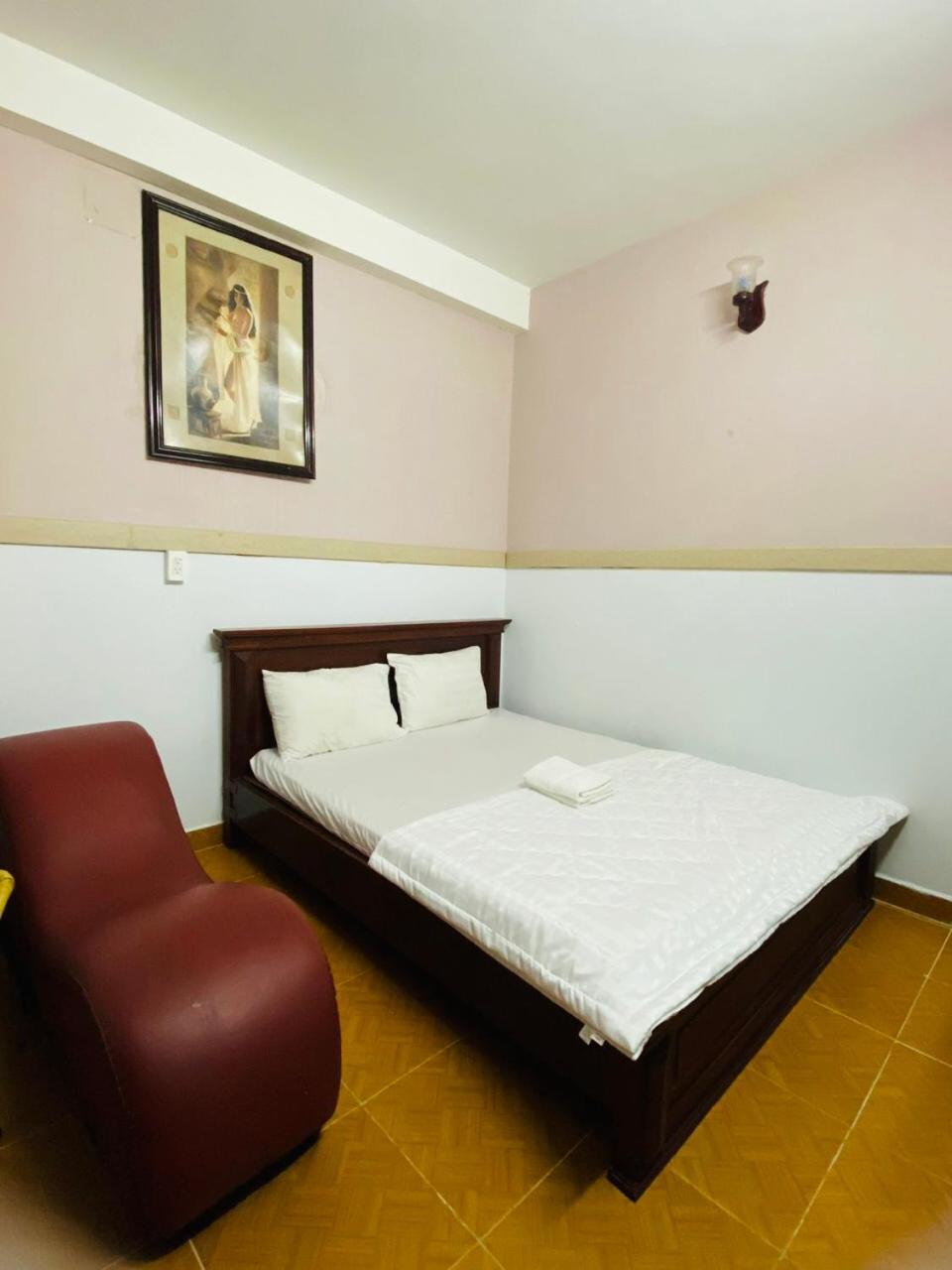 Hotel Khach San Son Long