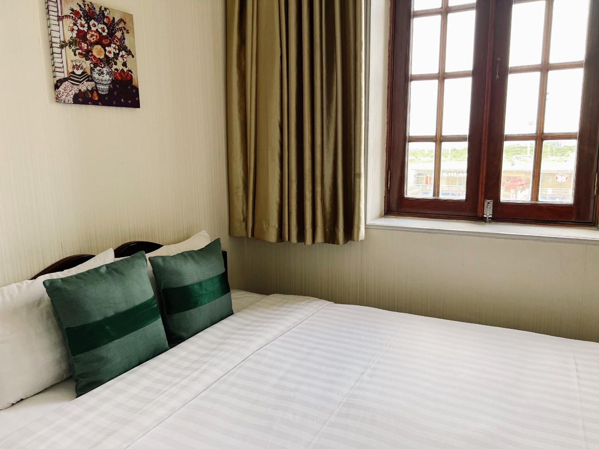 Riverside Saigon Hotel 3*