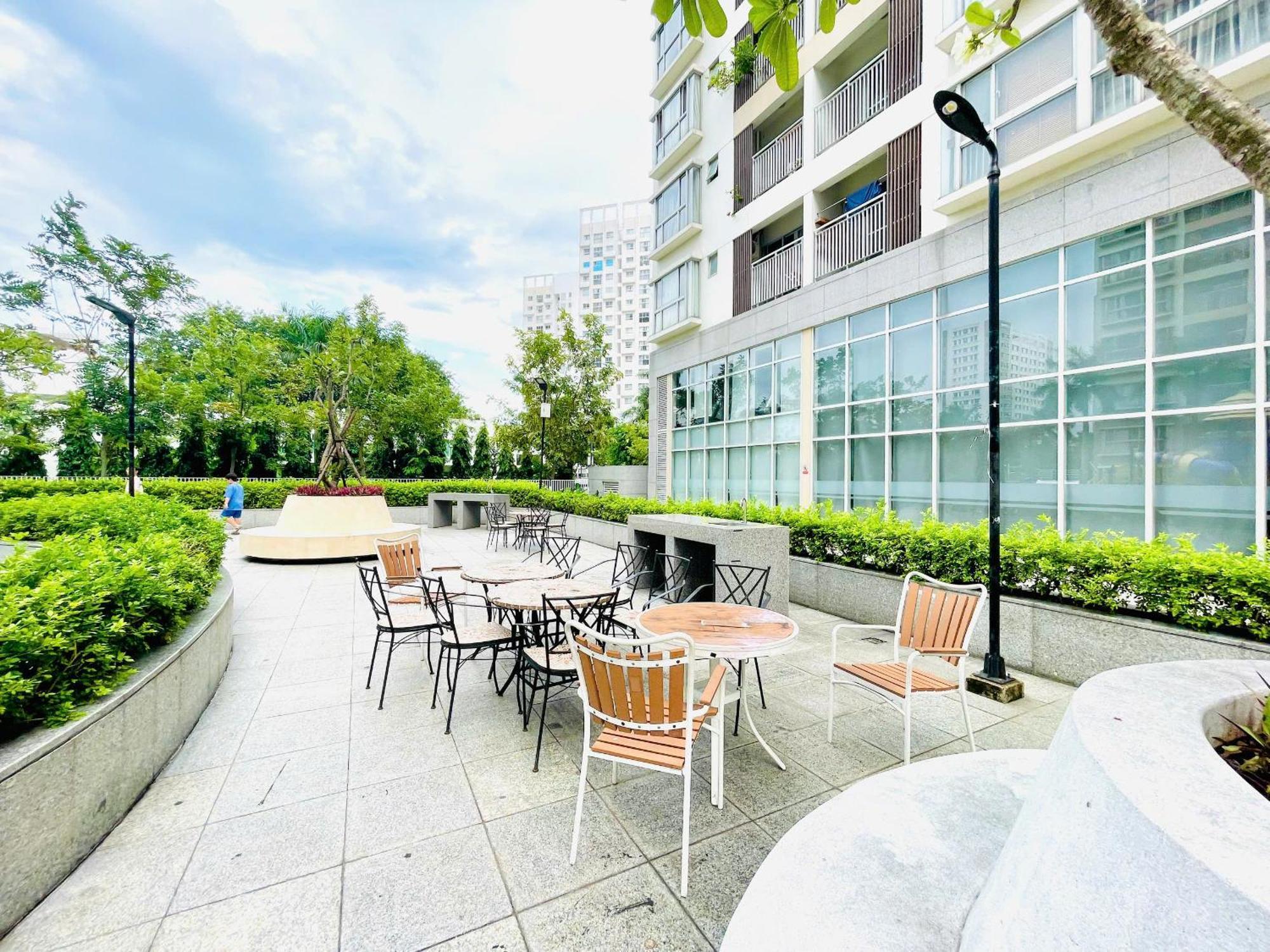 Secc Luxury 2-br Apartment, Scenic Valley, Saigon Exhibition And Convention Center, Fv Hospital, Phu My Hung District 7 *