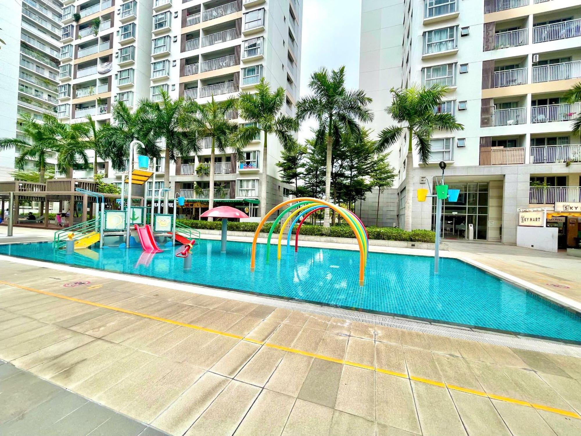 Secc Luxury 2-br Apartment, Scenic Valley, Saigon Exhibition And Convention Center, Fv Hospital, Phu My Hung District 7