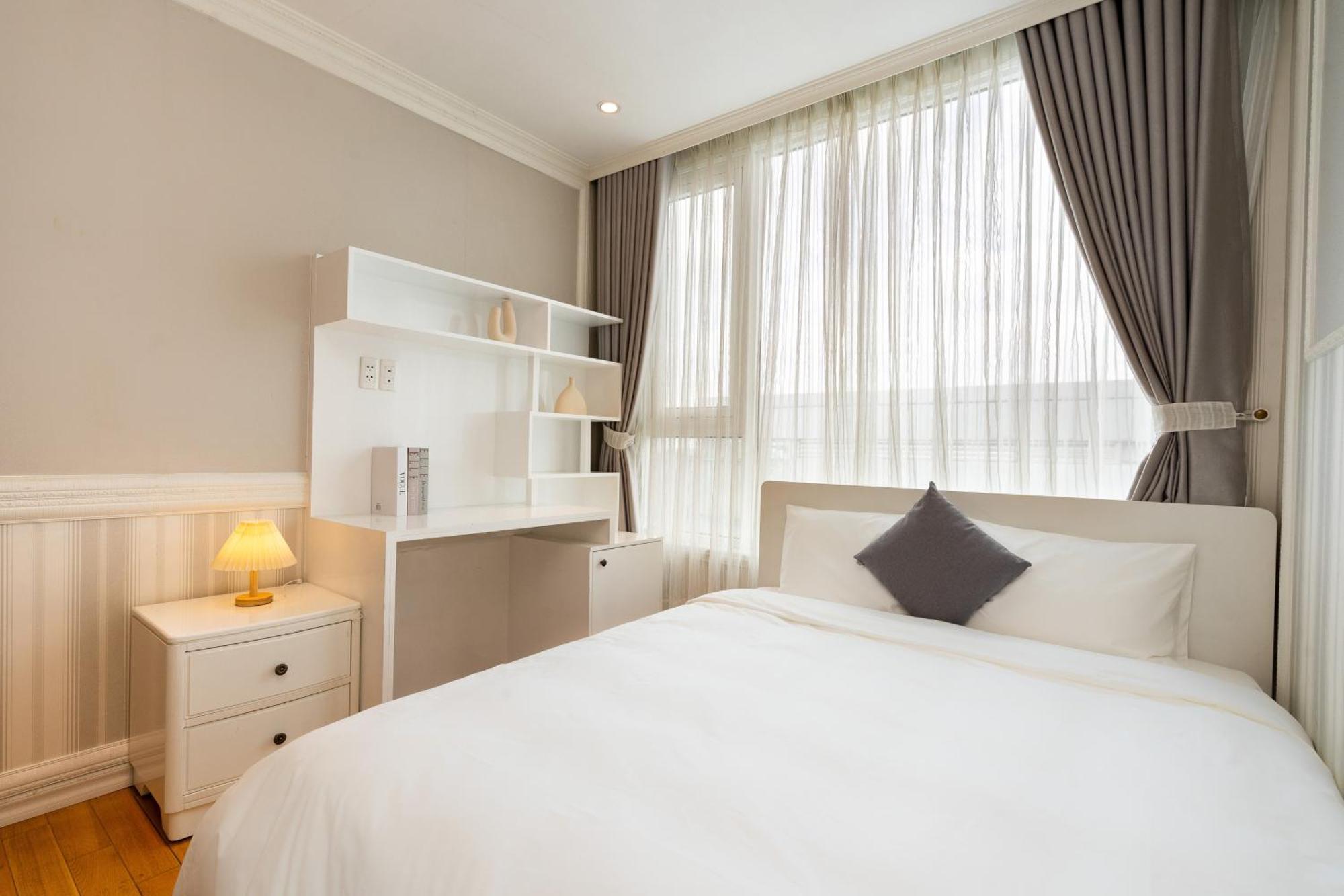 Apartment 2br 3br Luxury Sky Pool Ho Chi Minh City