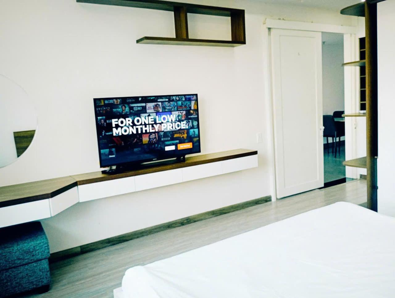 Secc Luxury 2-br Apartment, Scenic Valley, Saigon Exhibition And Convention Center, Fv Hospital, Phu My Hung District 7 *
