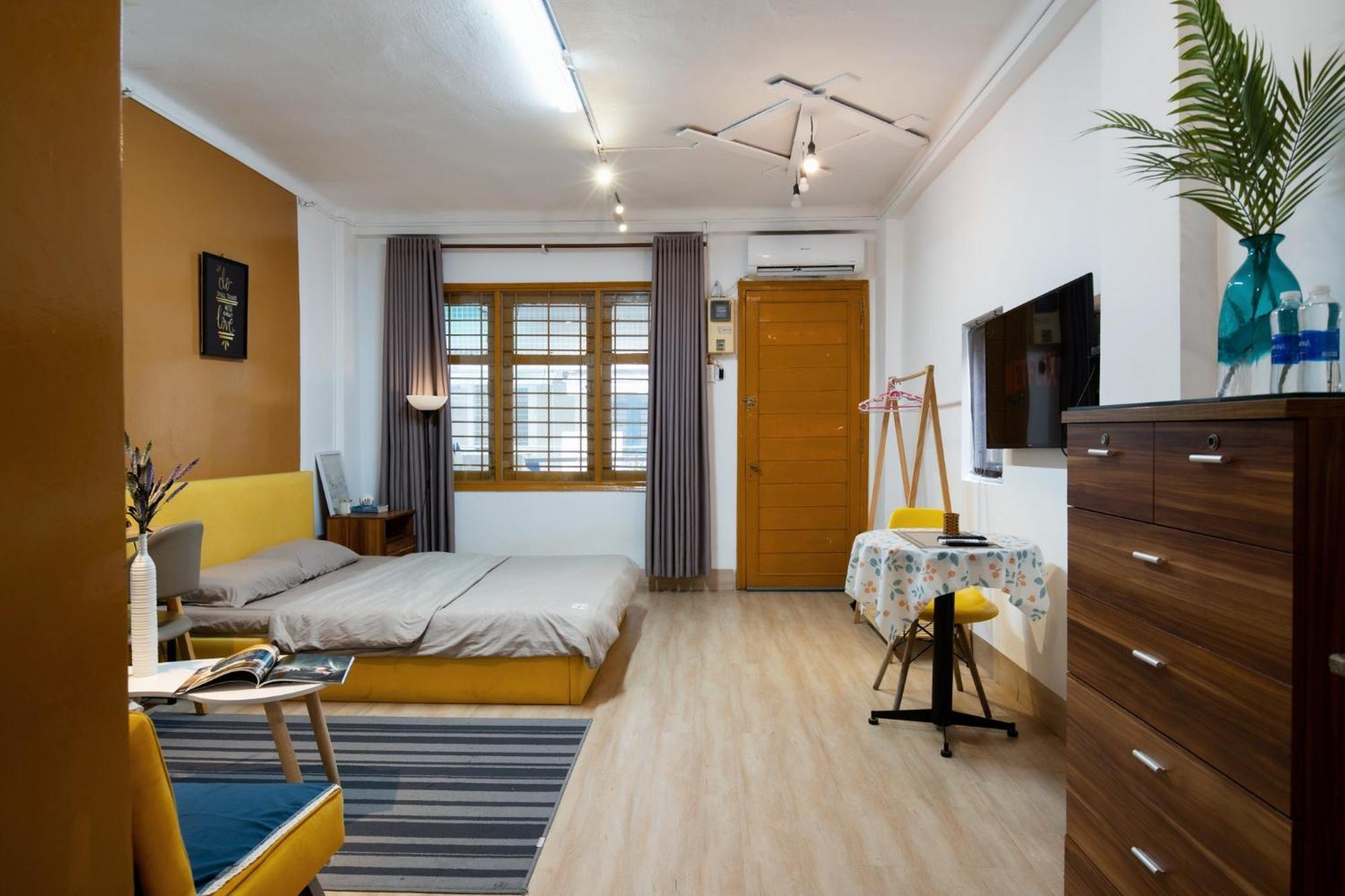Lagom 24 - Bathtub-balcony, Nguyen Du, Ben Nghe Ward, Dist 1 * Ho Chi Minh City