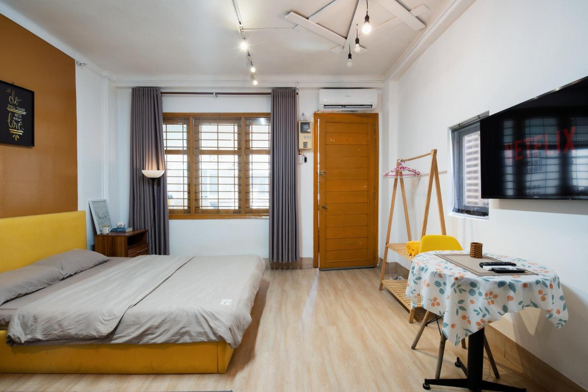 Apartment Lagom 24 - Bathtub-balcony, Nguyen Du, Ben Nghe Ward, Dist 1 *