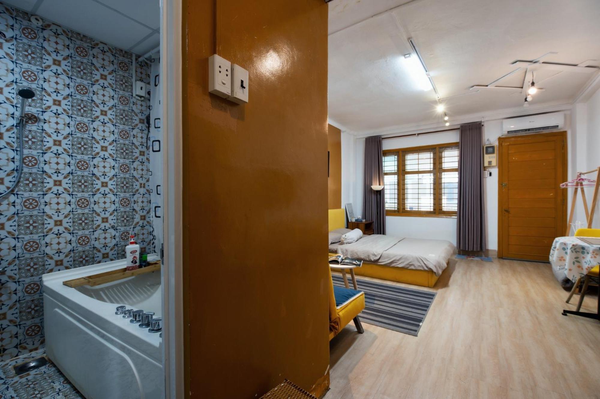 Lagom 24 - Bathtub-balcony, Nguyen Du, Ben Nghe Ward, Dist 1 Apartment Ho Chi Minh City