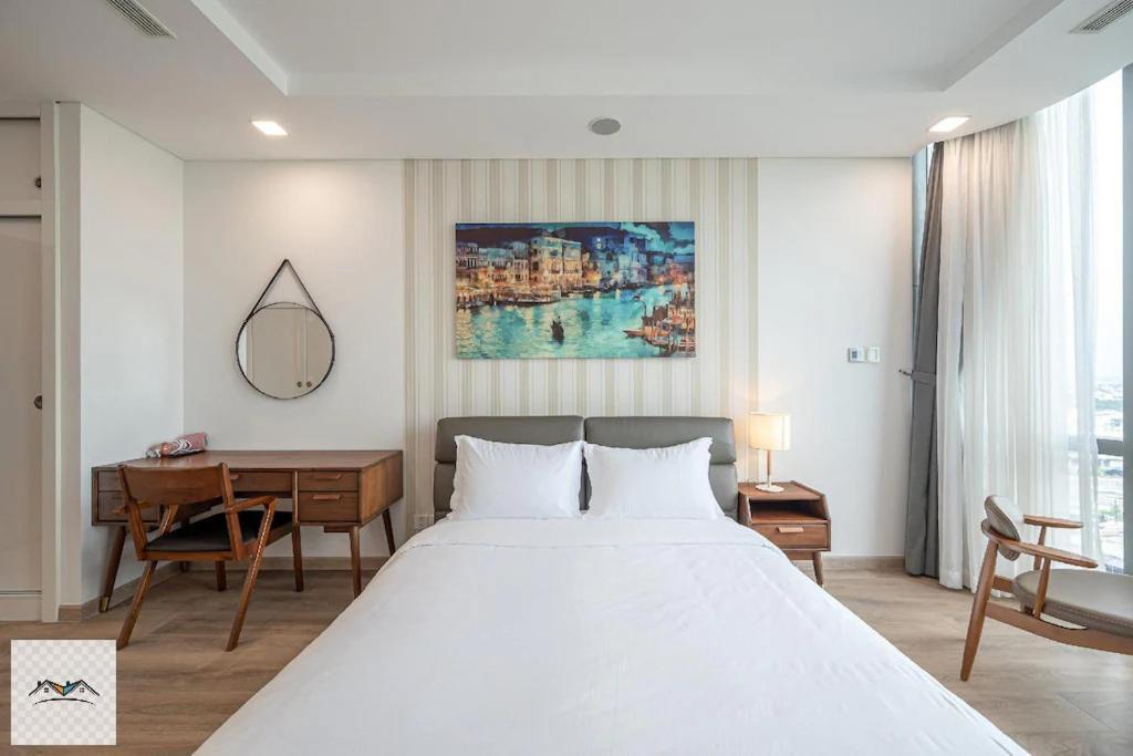 Landmark 81 Skyscape View Homestay *