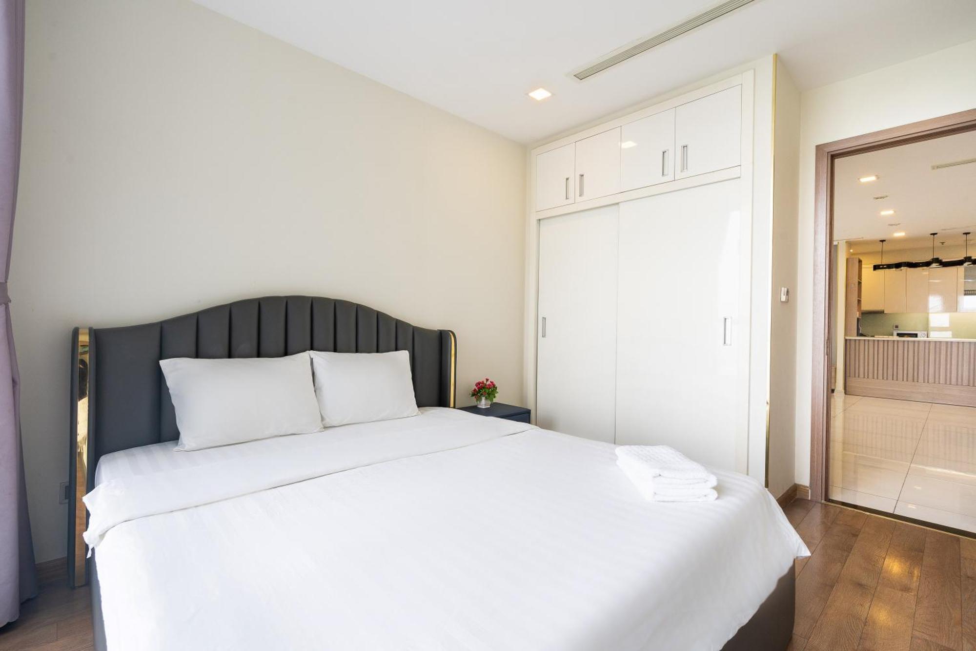 Apartment Vinhomes Luxury Art Condotel *