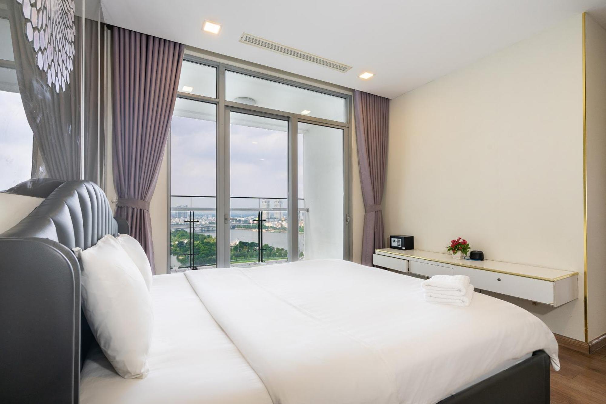 Vinhomes Luxury Art Condotel Apartment *