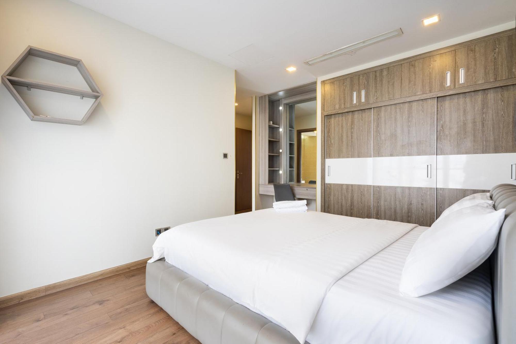 Vinhomes Luxury Art Condotel *