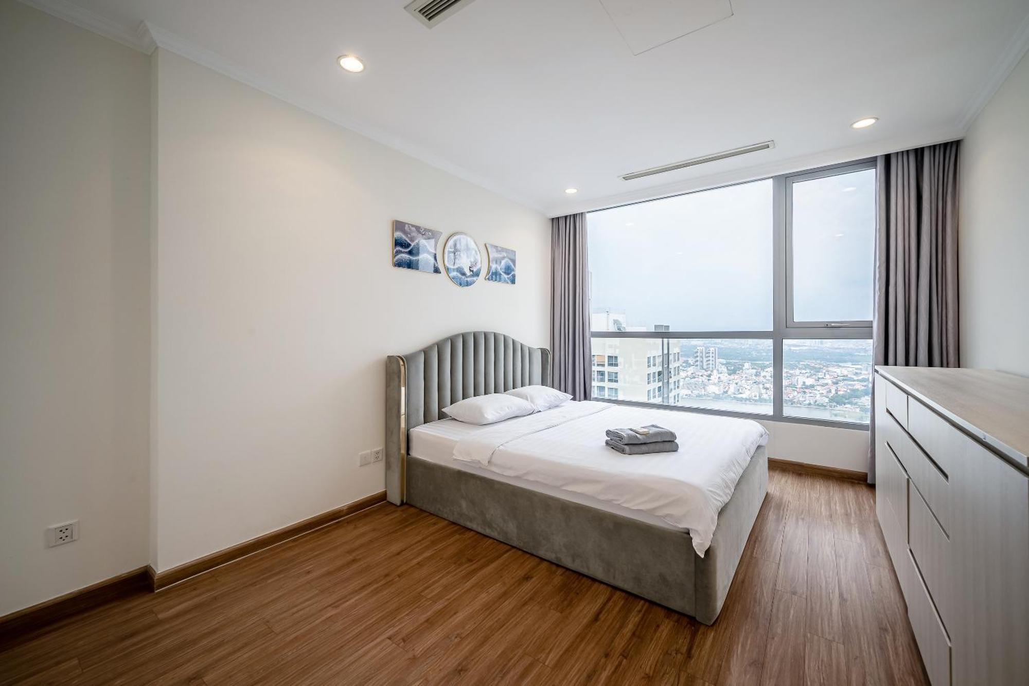 Vinhomes Luxury Art Condotel *