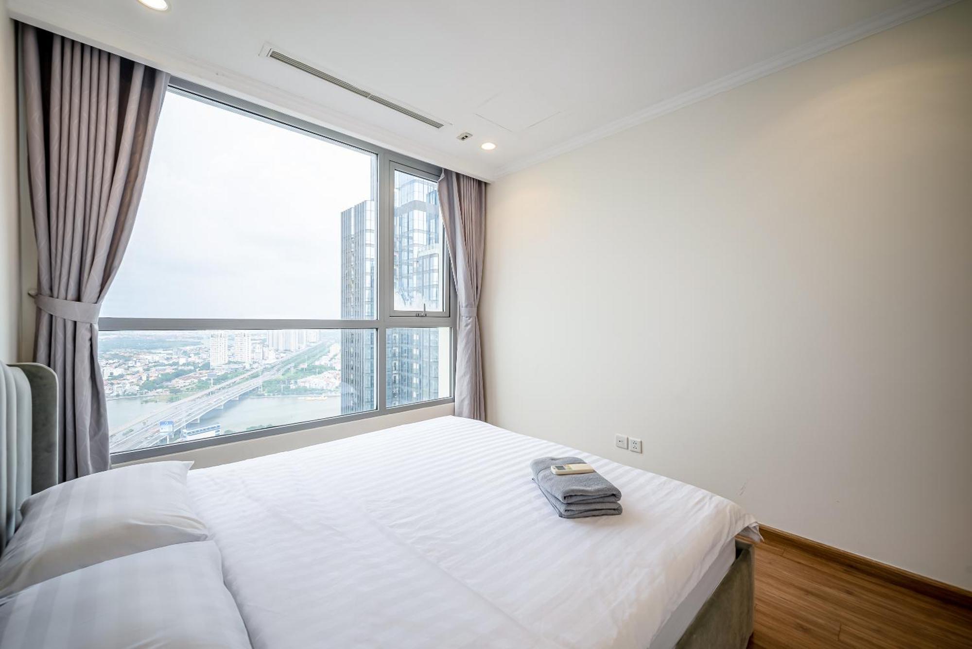 Vinhomes Luxury Art Condotel *