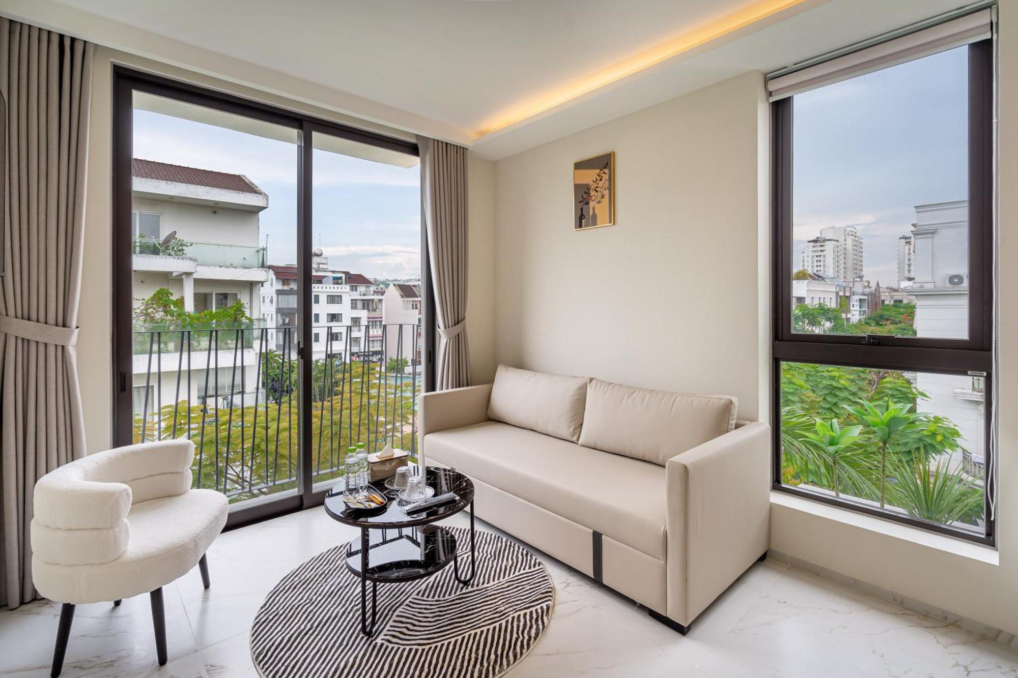 Hotel The Royal Homies - Phu My Hung 2*