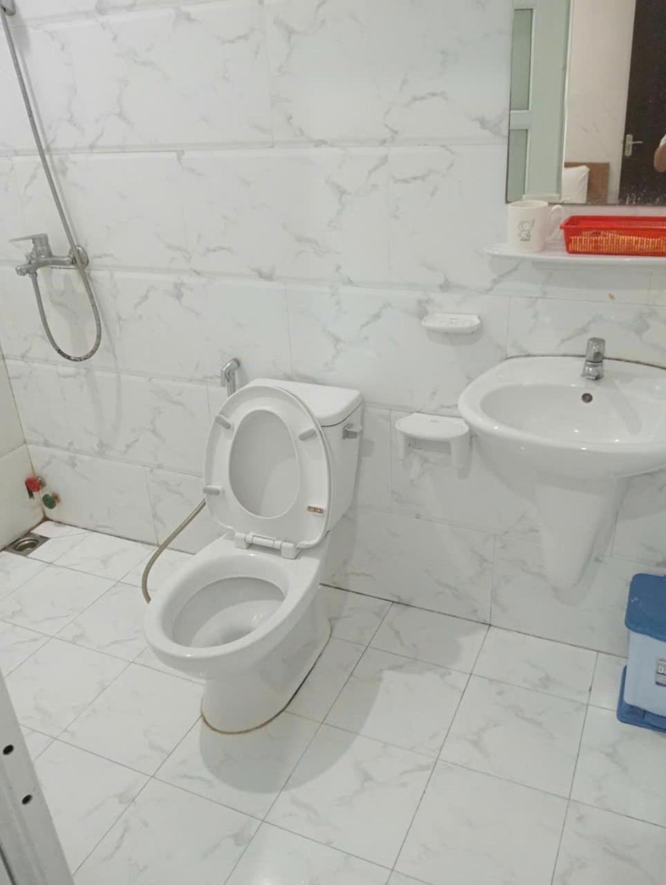 Bed & Breakfast Khach San Hoang Lam Ho Chi Minh City