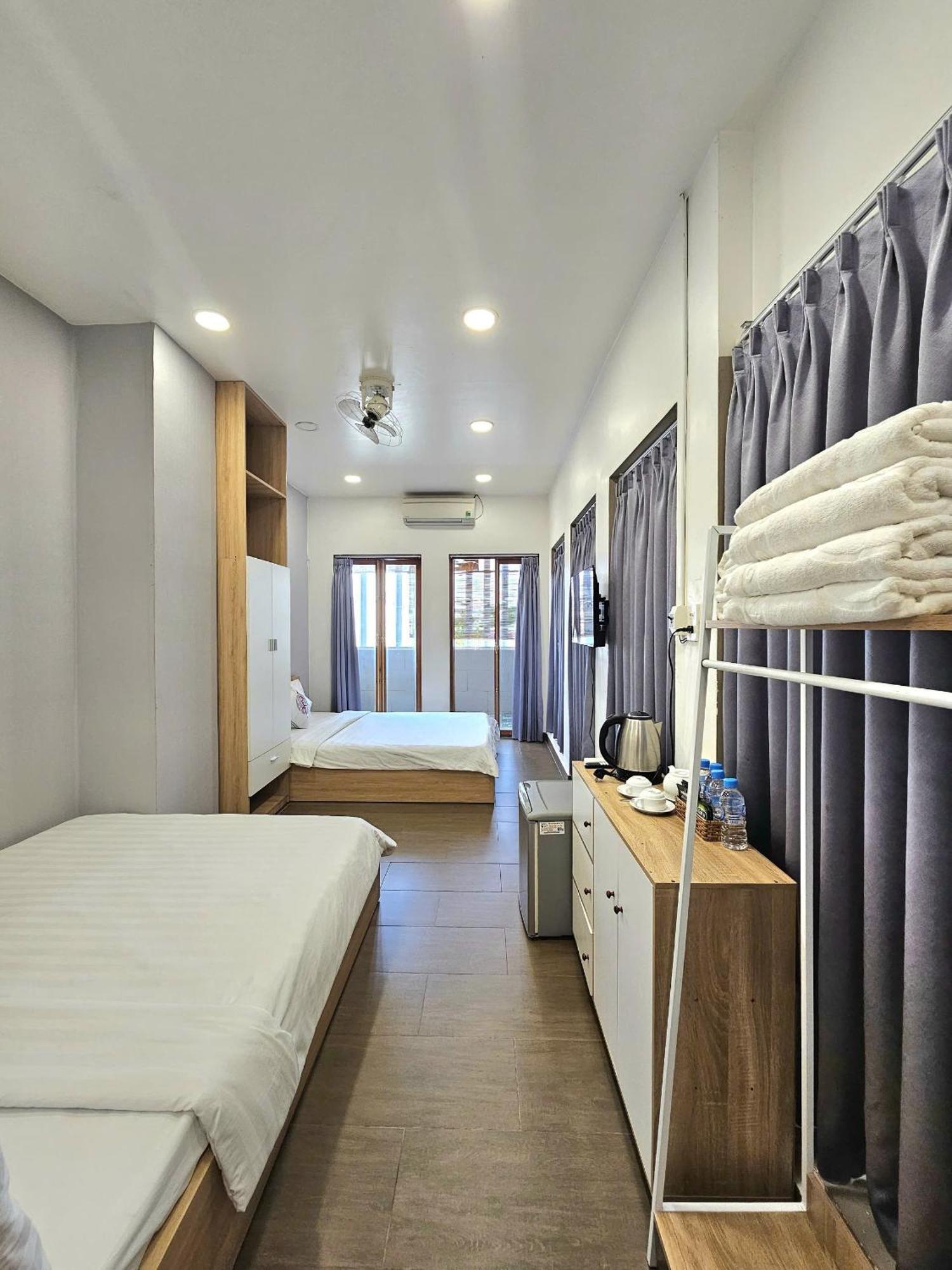 Hoa Hotel