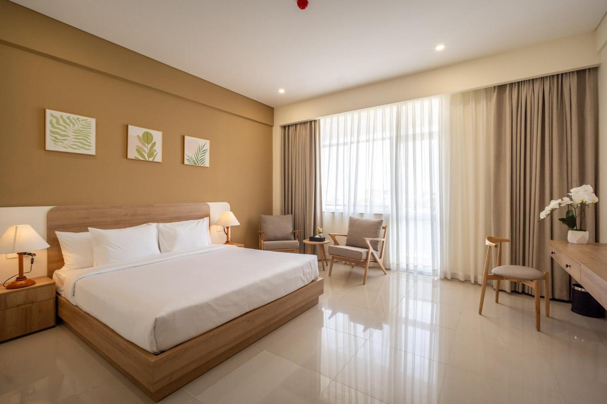 The Hub - Airport Hotel