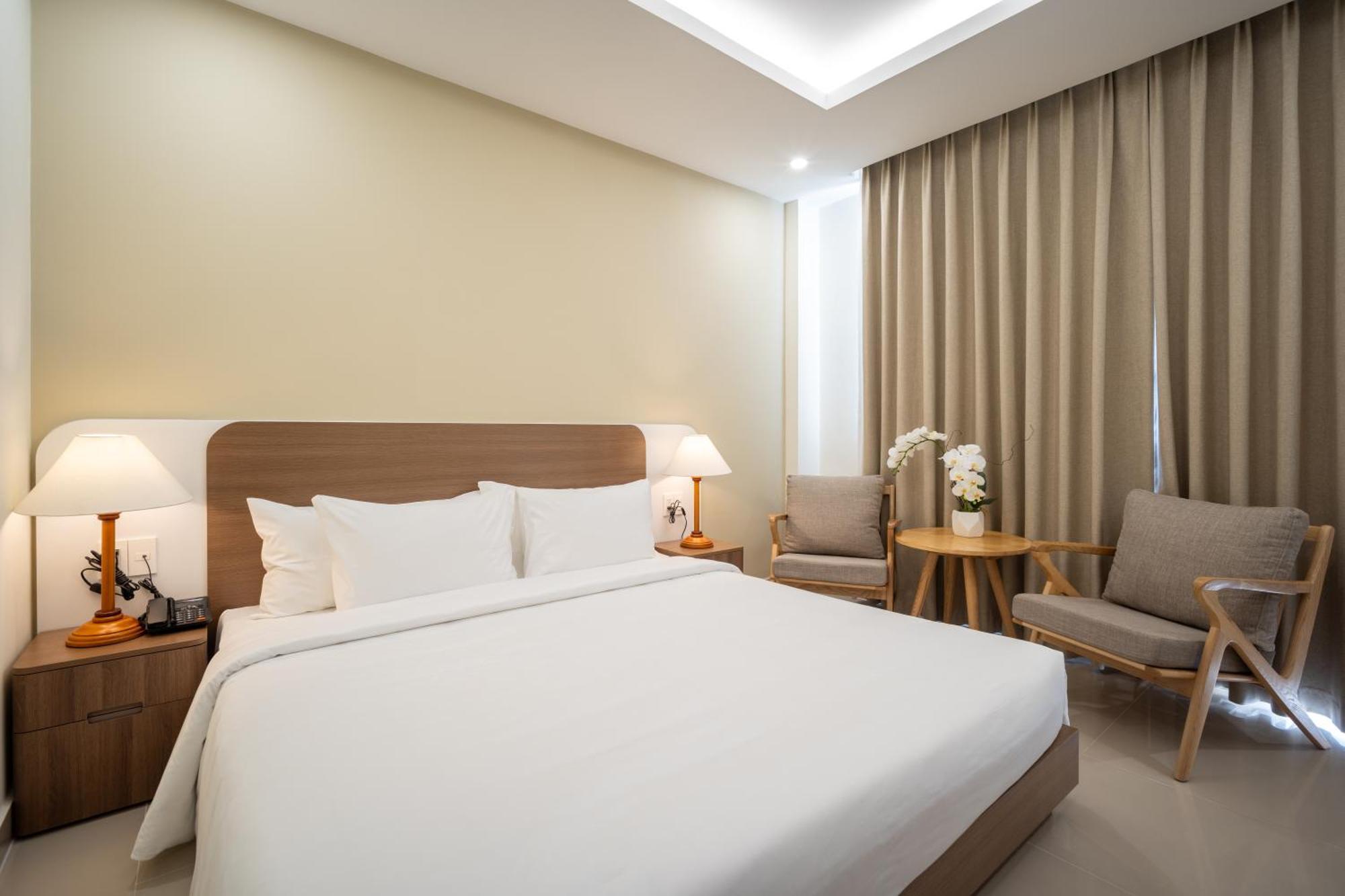 Hotel The Hub - Airport