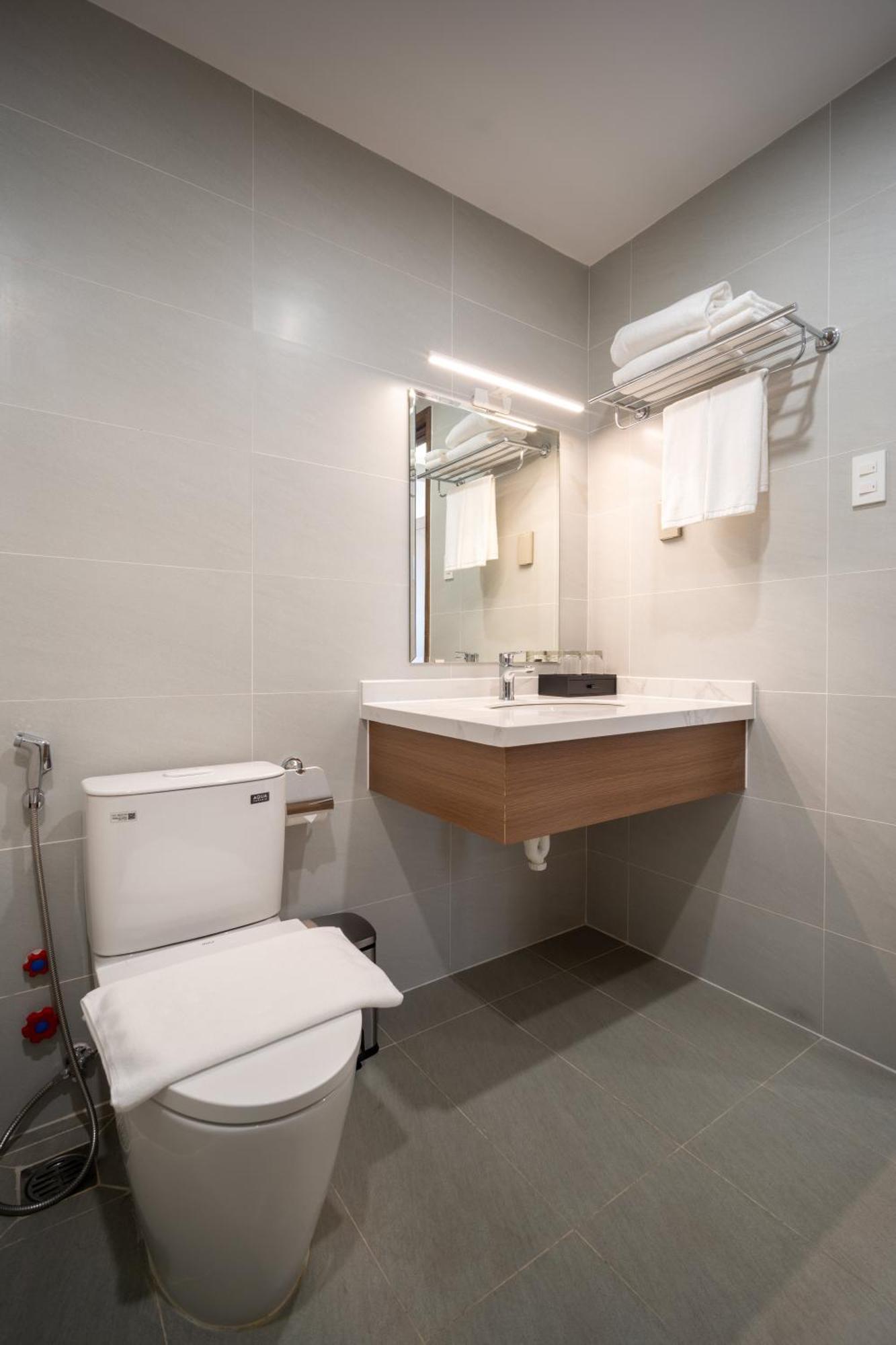 The Hub - Airport Hotel 3*