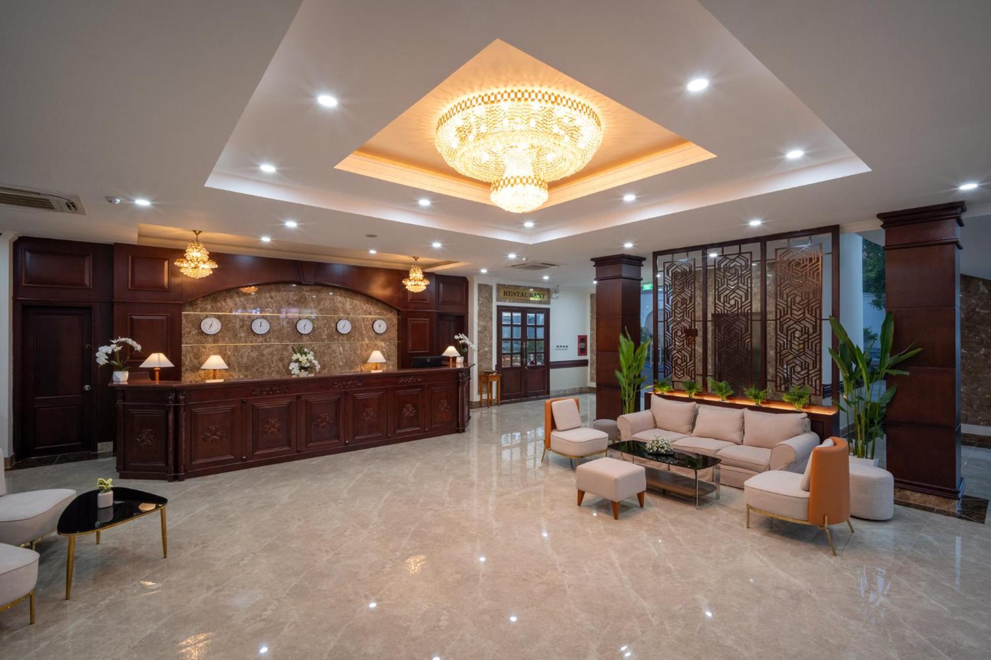 The Hub - Airport Hotel