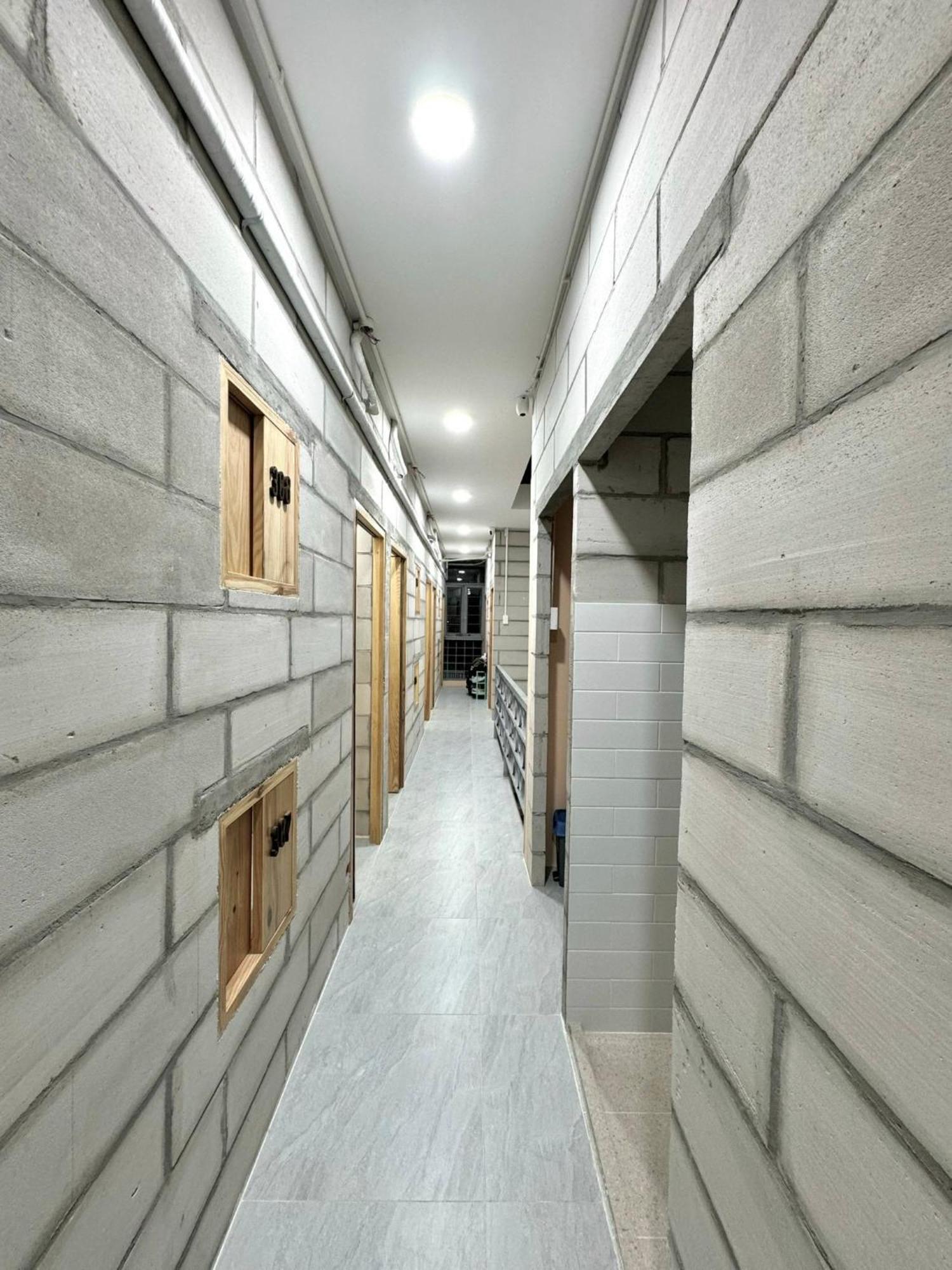 Tonbon - Japanese Living Style Hostel