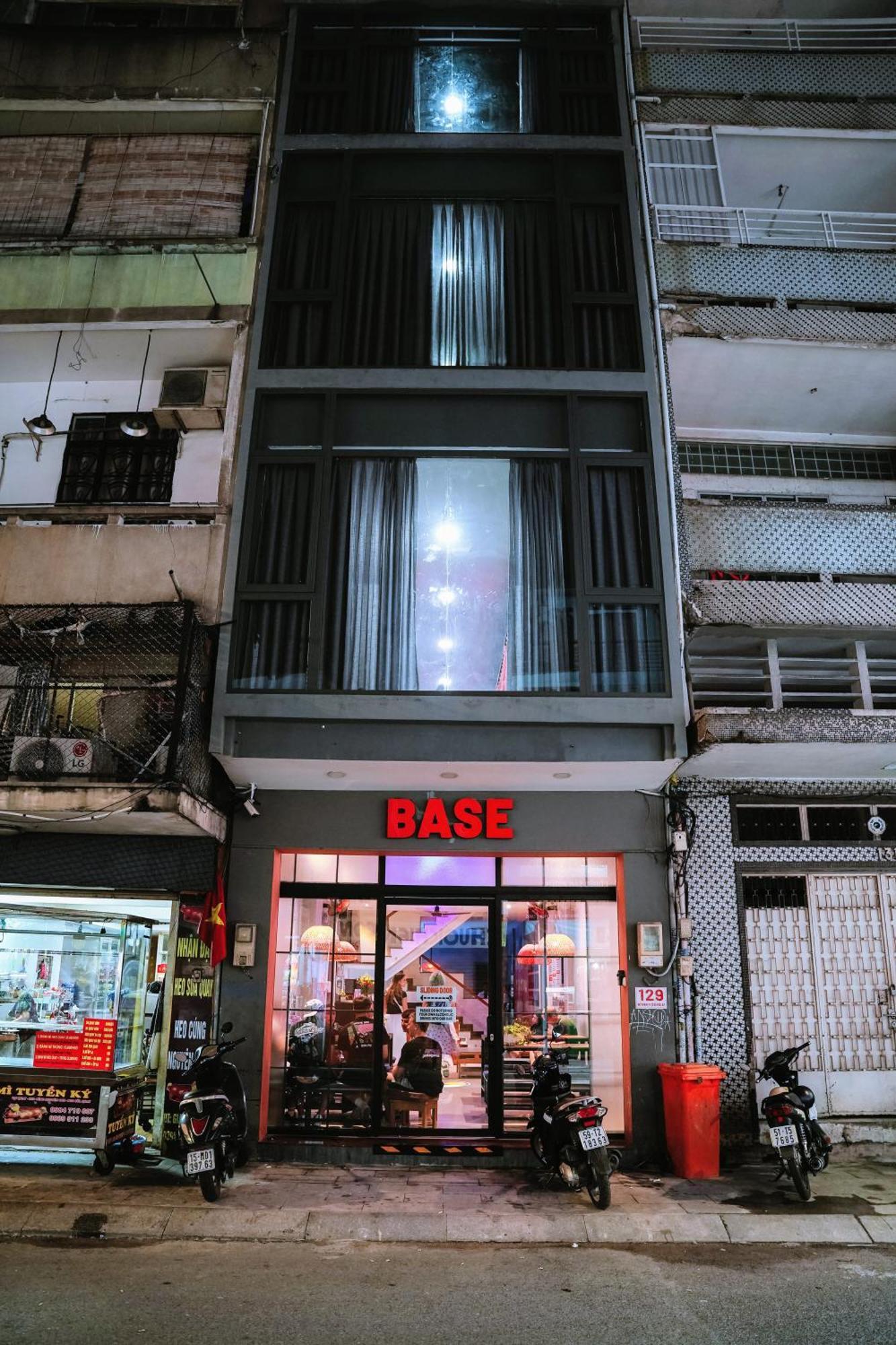 Base Backpackers *