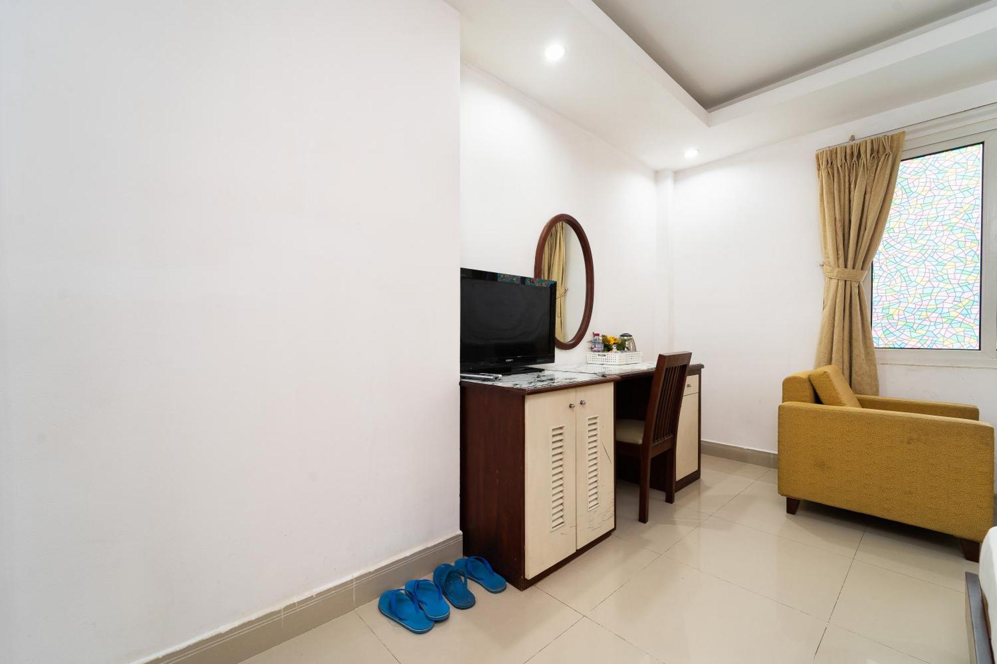 Cozi 5 Serviced * Ho Chi Minh City