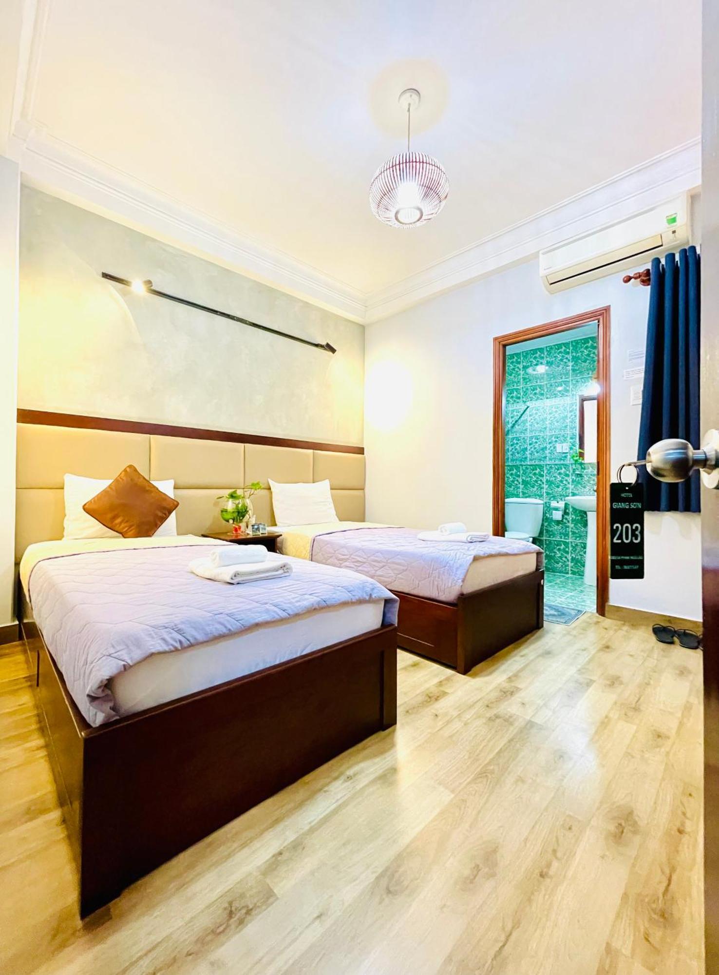 Giang Son 2* TP. Hồ Chí Minh