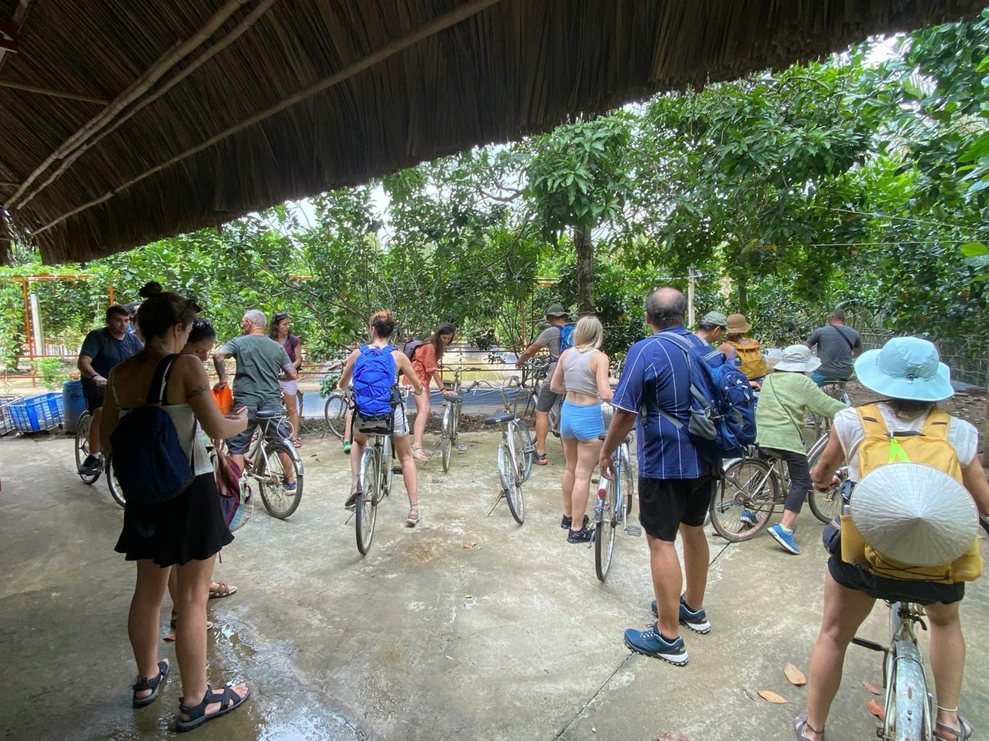 Khách sạn Giang Son 2*