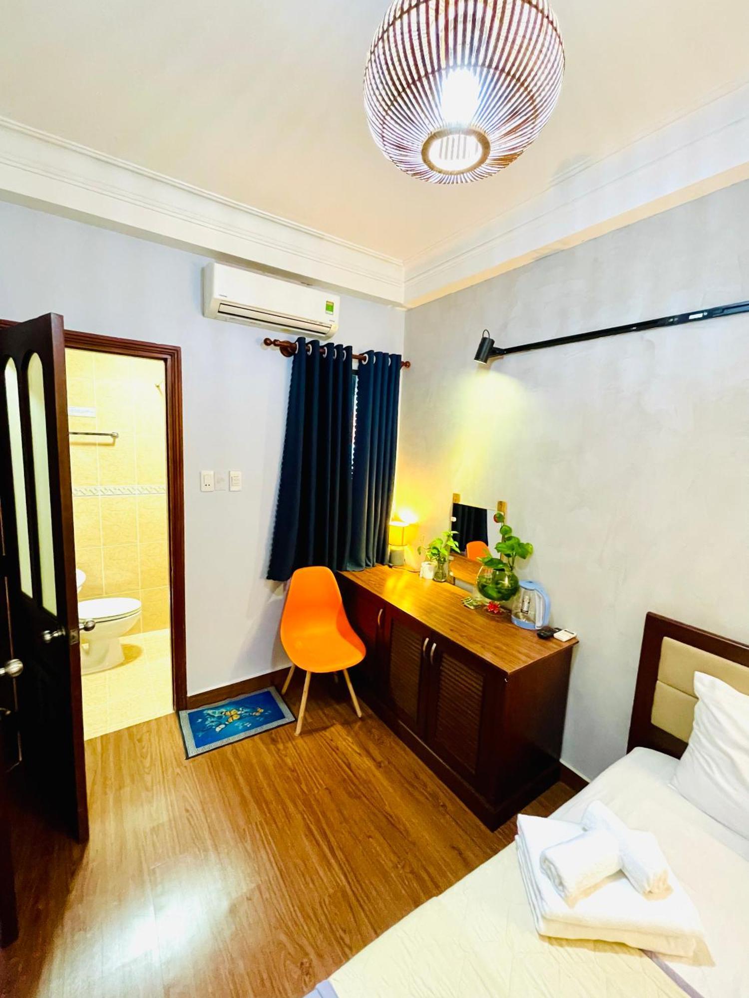 Giang Son Khách sạn TP. Hồ Chí Minh