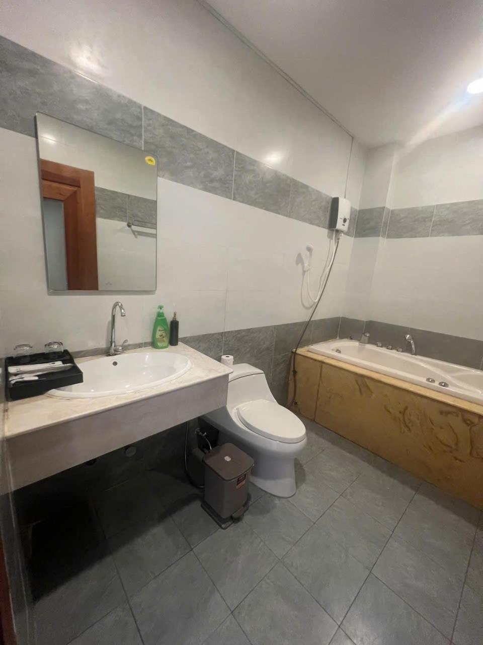 White Diamond - Airport Hotel 3*