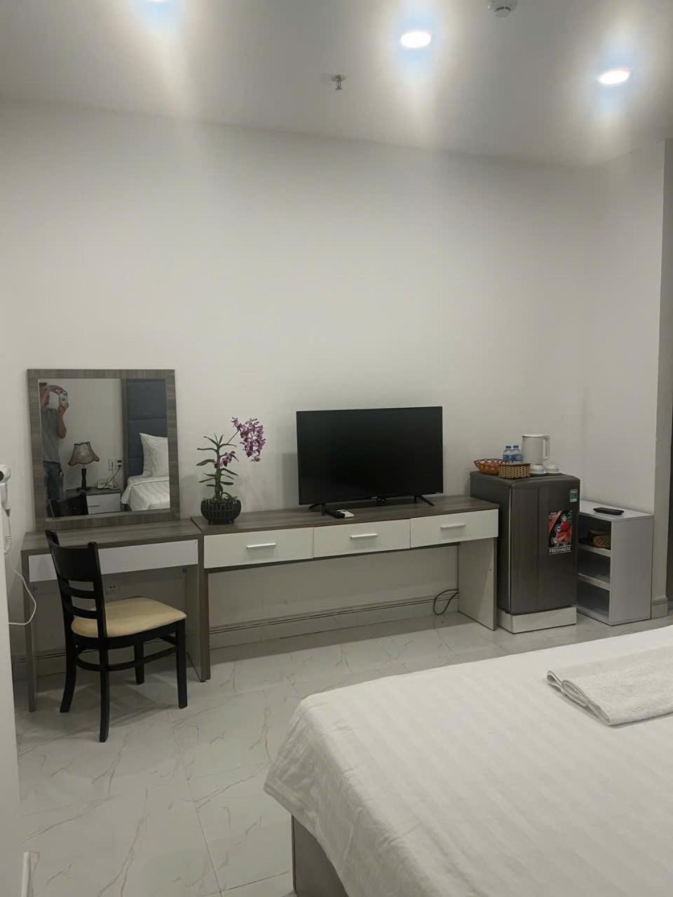 Hotel White Diamond - Airport 3*