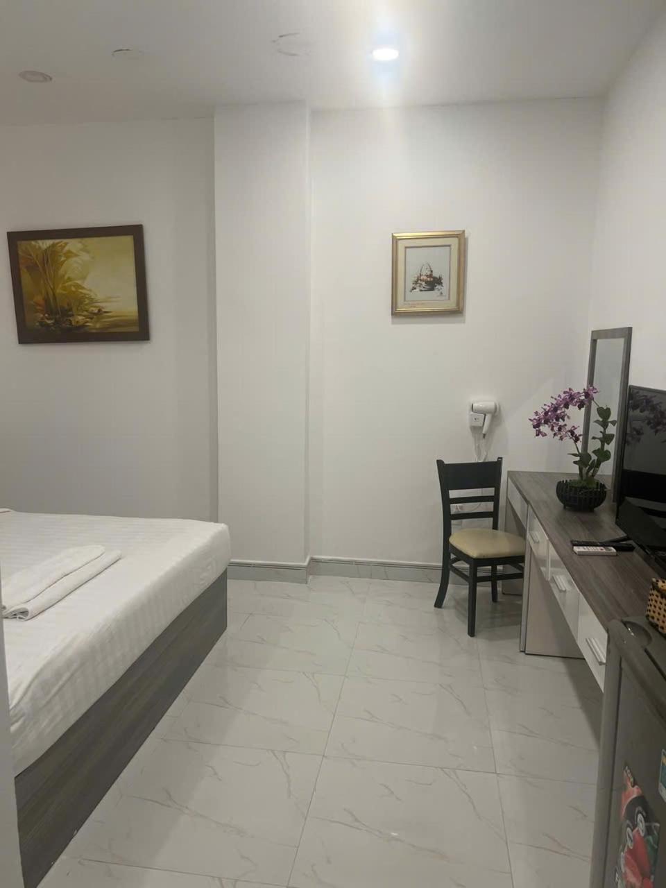 Hotel White Diamond - Airport Ho Chi Minh City