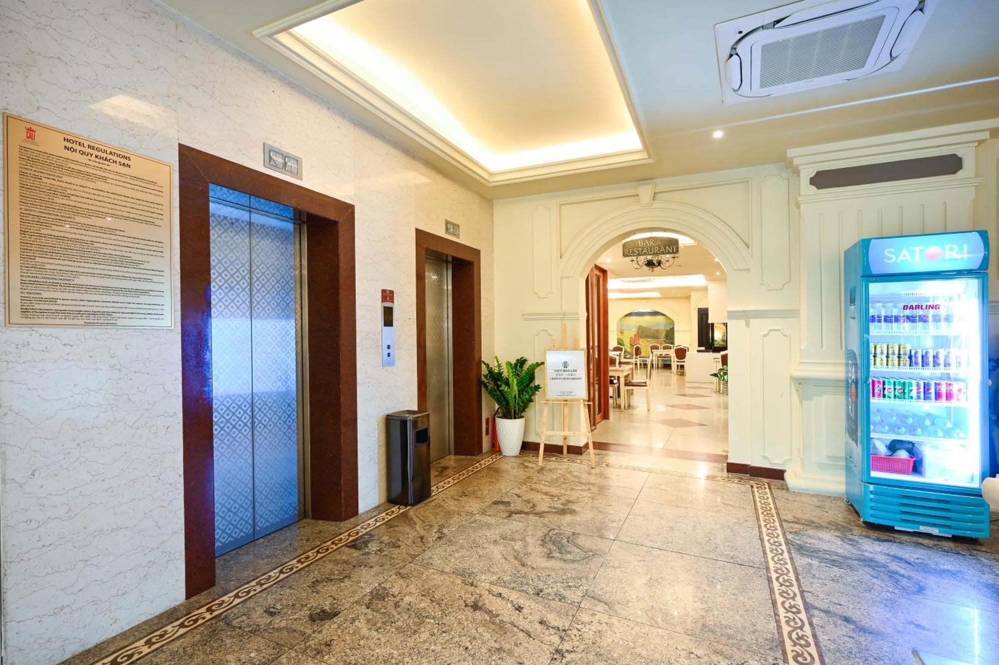 California Saigon & Rooftop Pool 3*