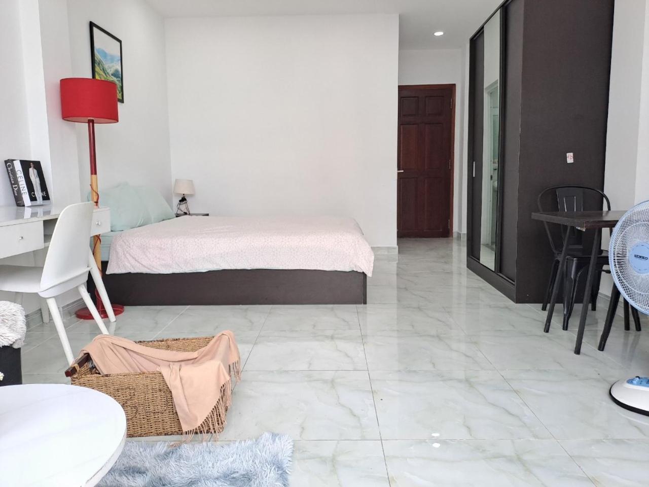Hotel Cozy At Ba Trung St., Dist 3 Near Tan Dinh Market *