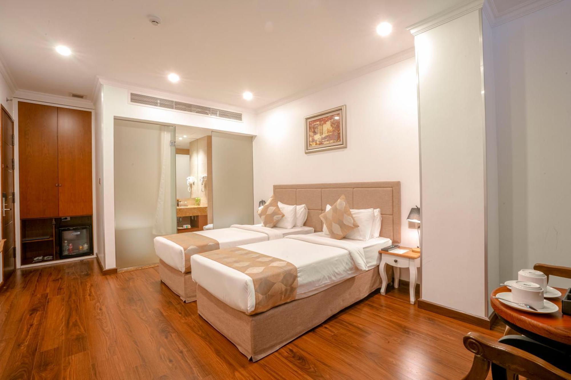 Nesta Sài Gòn Khách sạn 4*