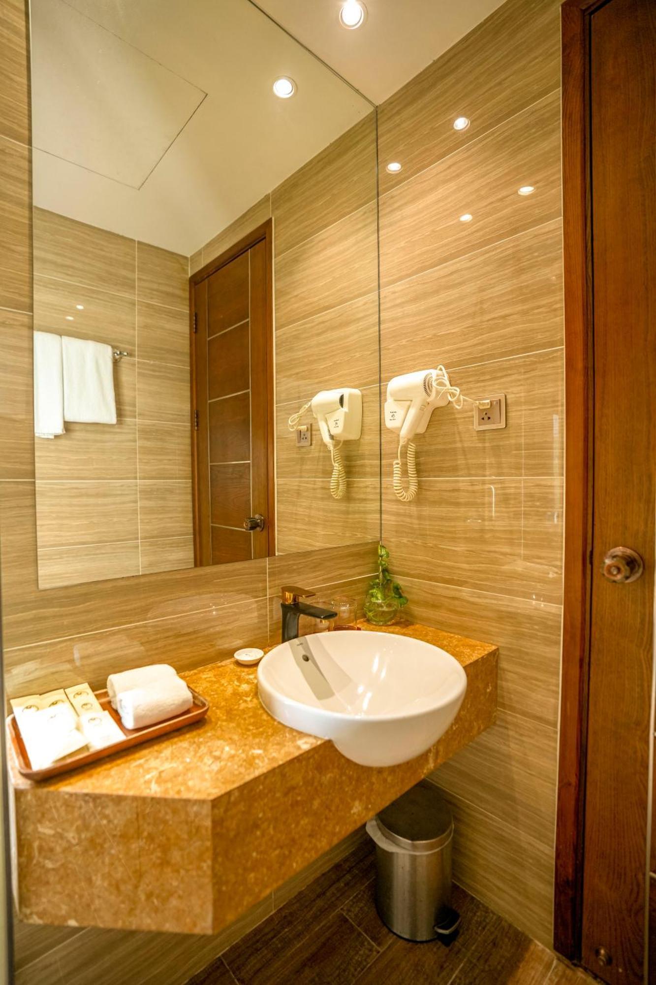 Nesta Sài Gòn Khách sạn TP. Hồ Chí Minh