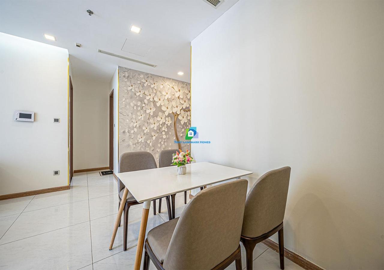 The Landmark Area - The Buildings Nearby Landmark 81 Apartment