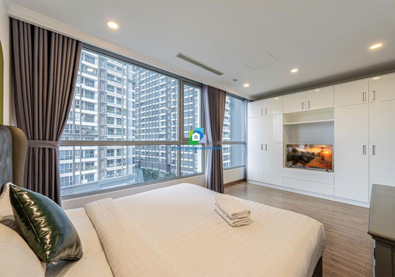 The Vinhomes - The Buildings Nearby Landmark 81 Apartment