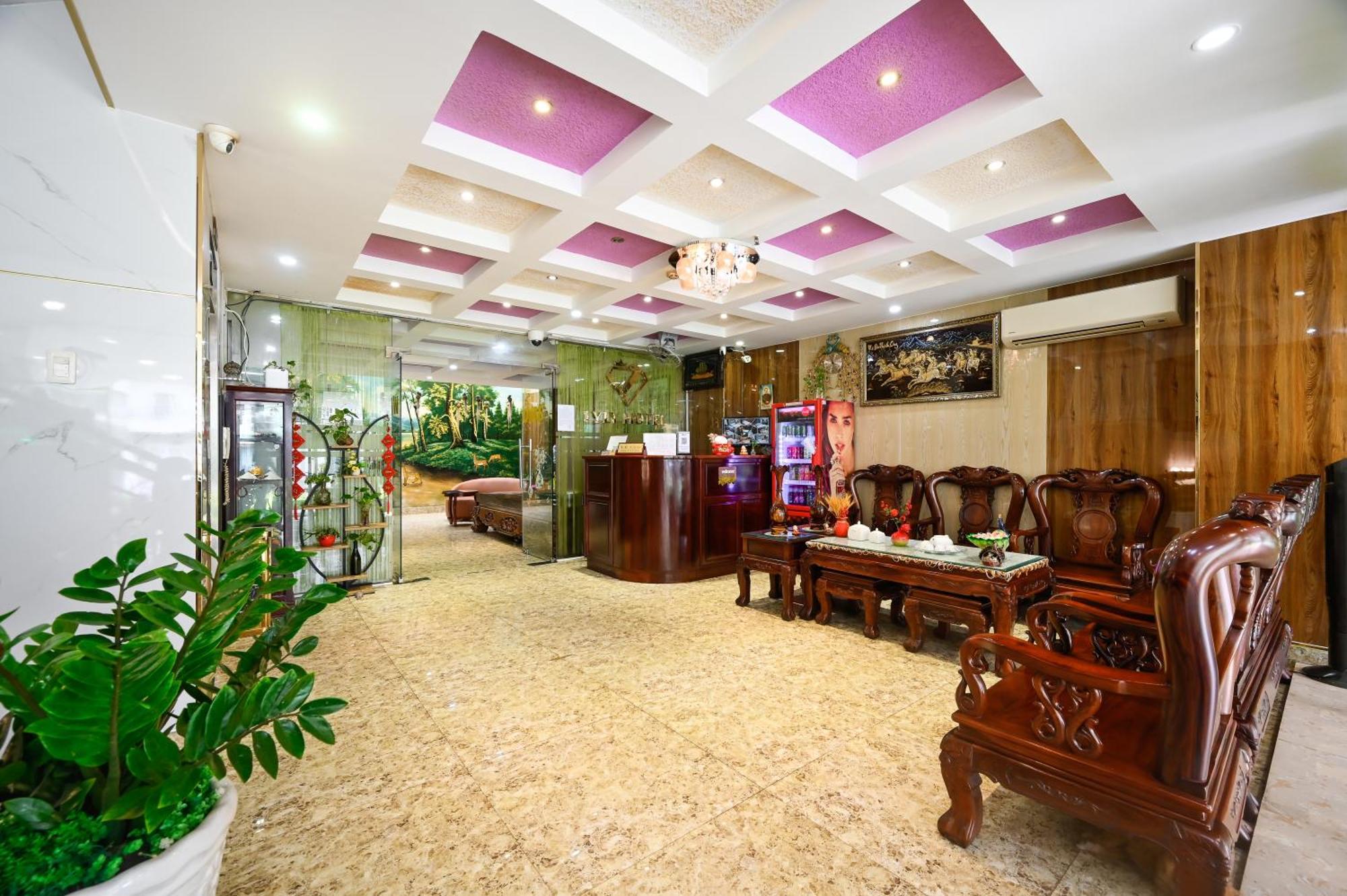 Ly Ly Hotel 3*