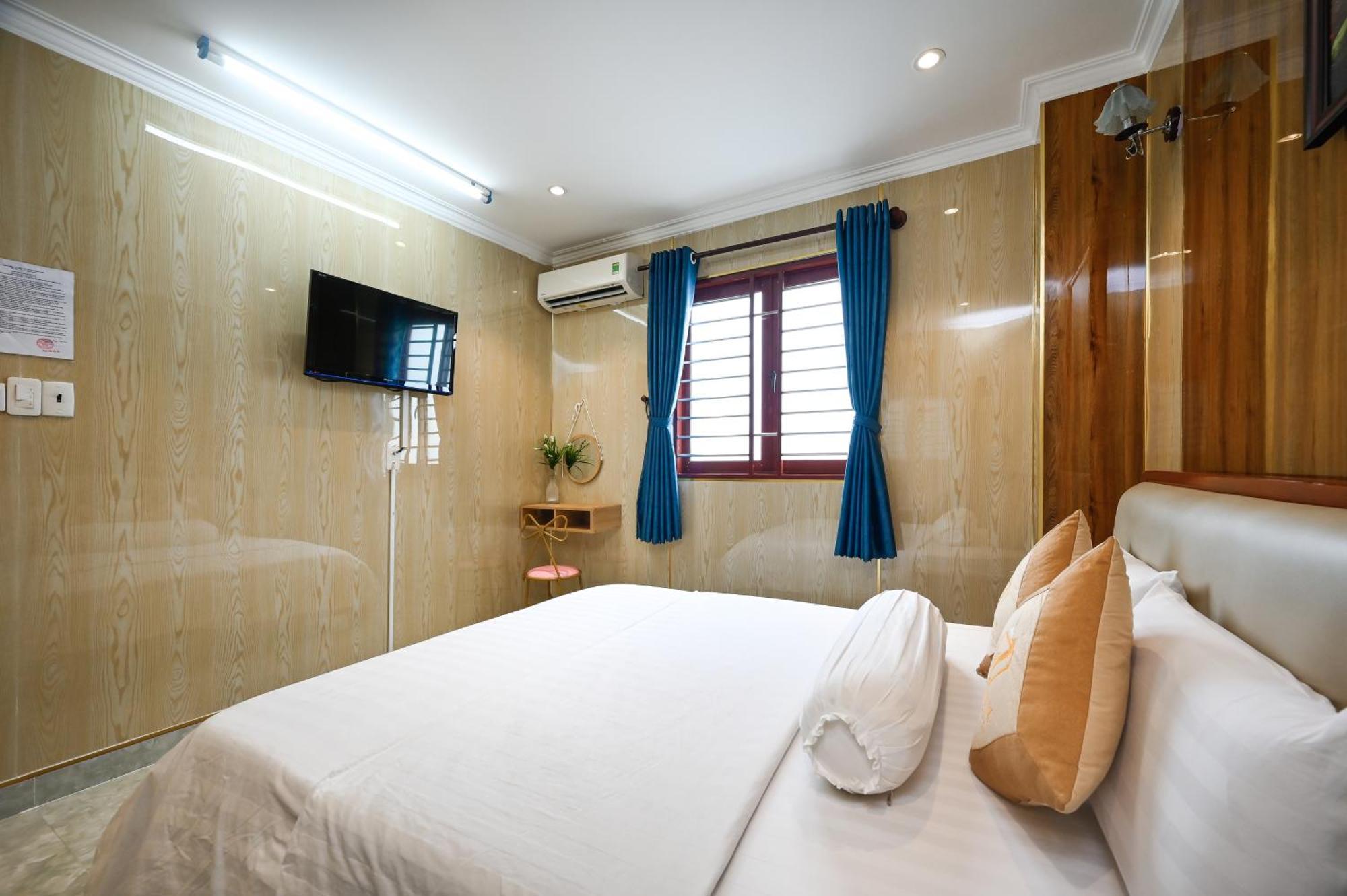 Ly Ly Hotel 3*