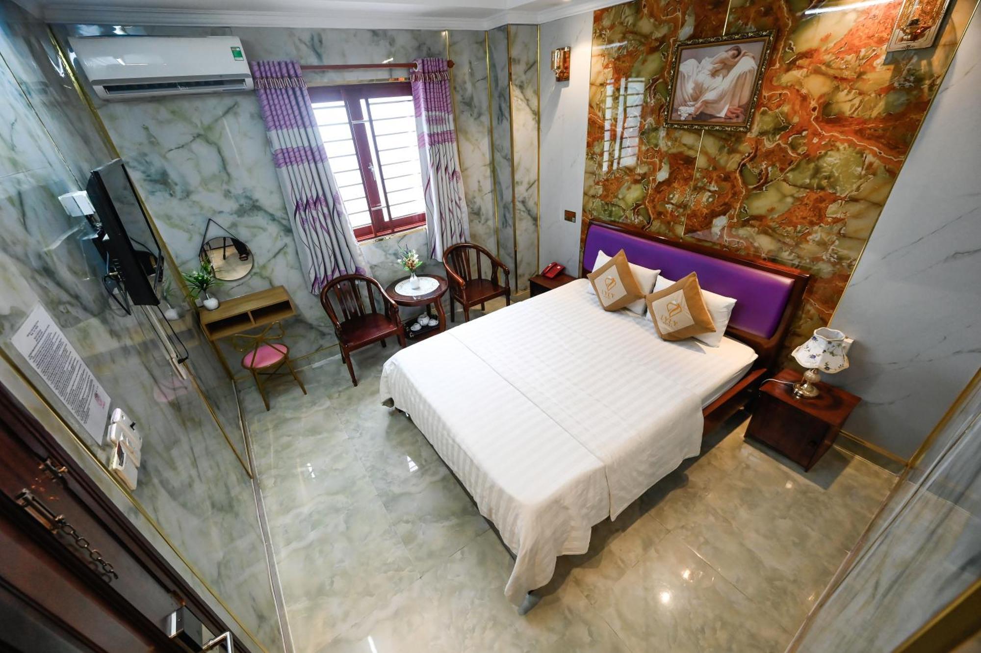 Ly Ly Hotel 3*