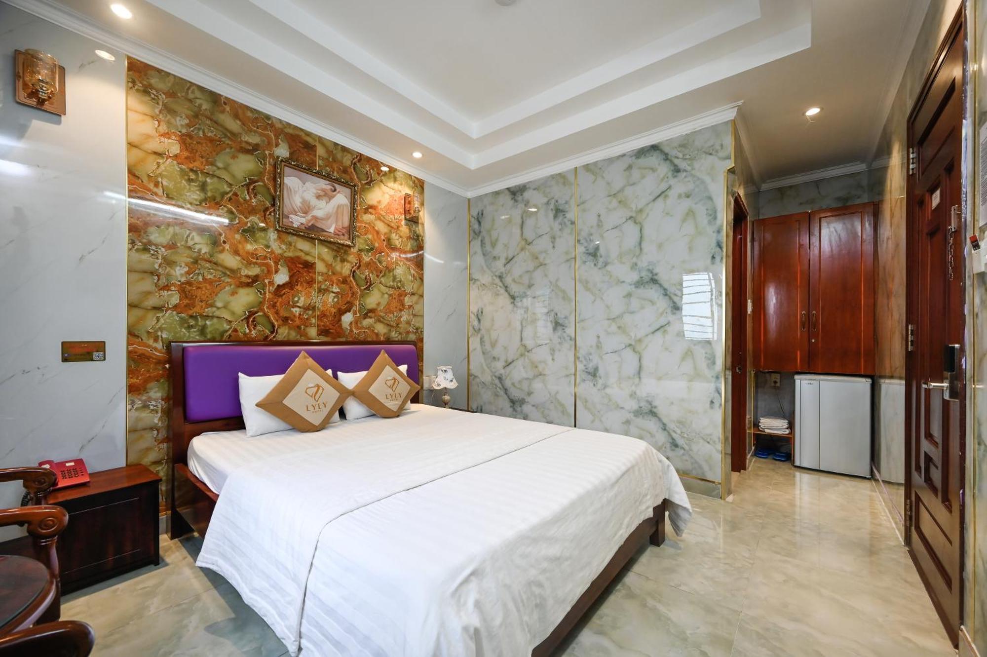 Ly Ly Hotel 3*