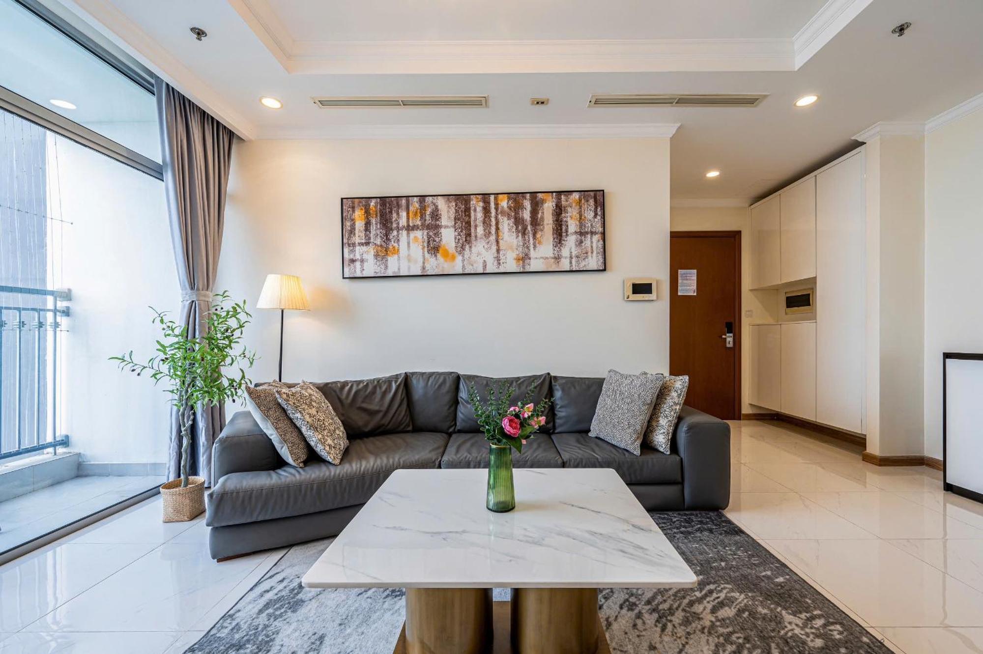 Apartment Luxury At Vinhomes Park Ho Chi Minh City