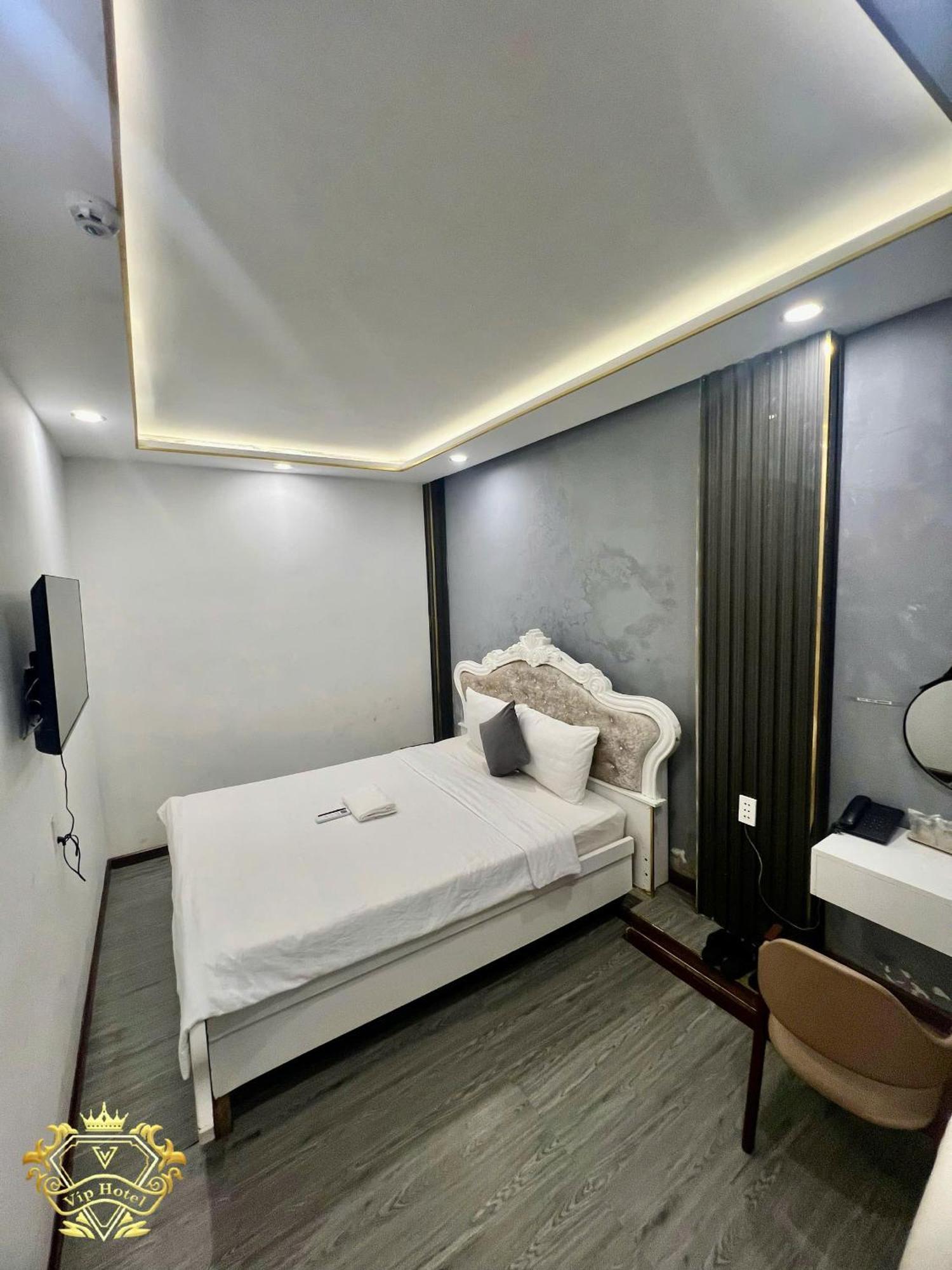 Vip Hotel *