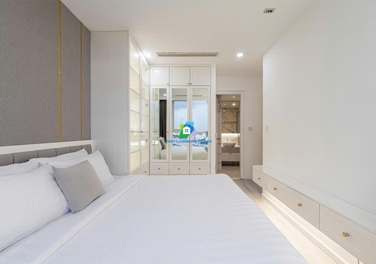 Apartment Of Vinhomes Area *